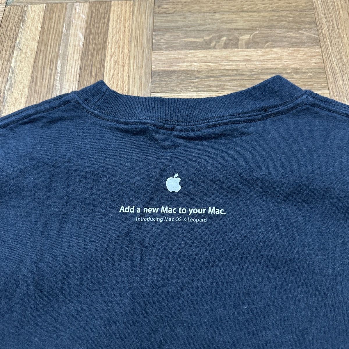 Hanes Apple Mac OS X Leopard tee Size US L / EU 52-54 / 3 - 4 Thumbnail