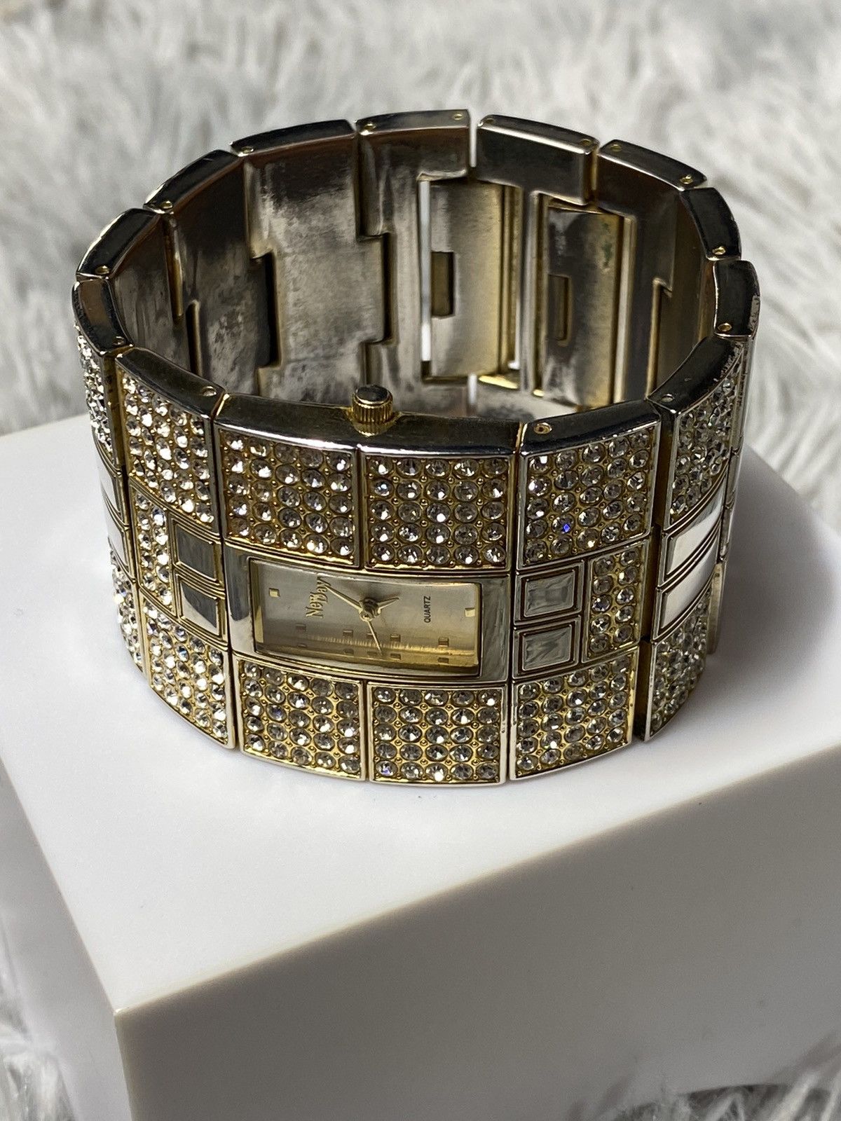 Japanese Brand Gold Crystal Bracelet Watch - Japanese Brand Size ONE SIZE - 5 Thumbnail