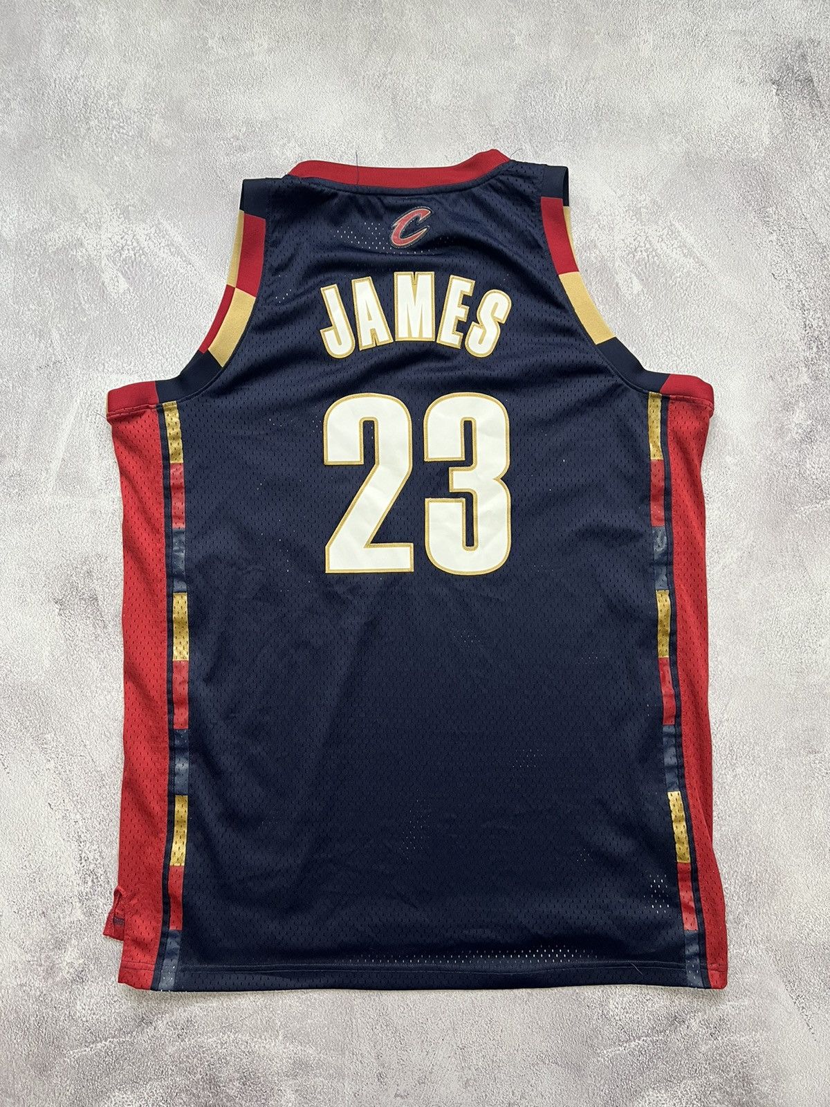 Adidas × NBA × Vintage Vintage Adidas NBA Cleveland James 23 Jersey Size US XL / EU 56 / 4 - 2 Thumbnail