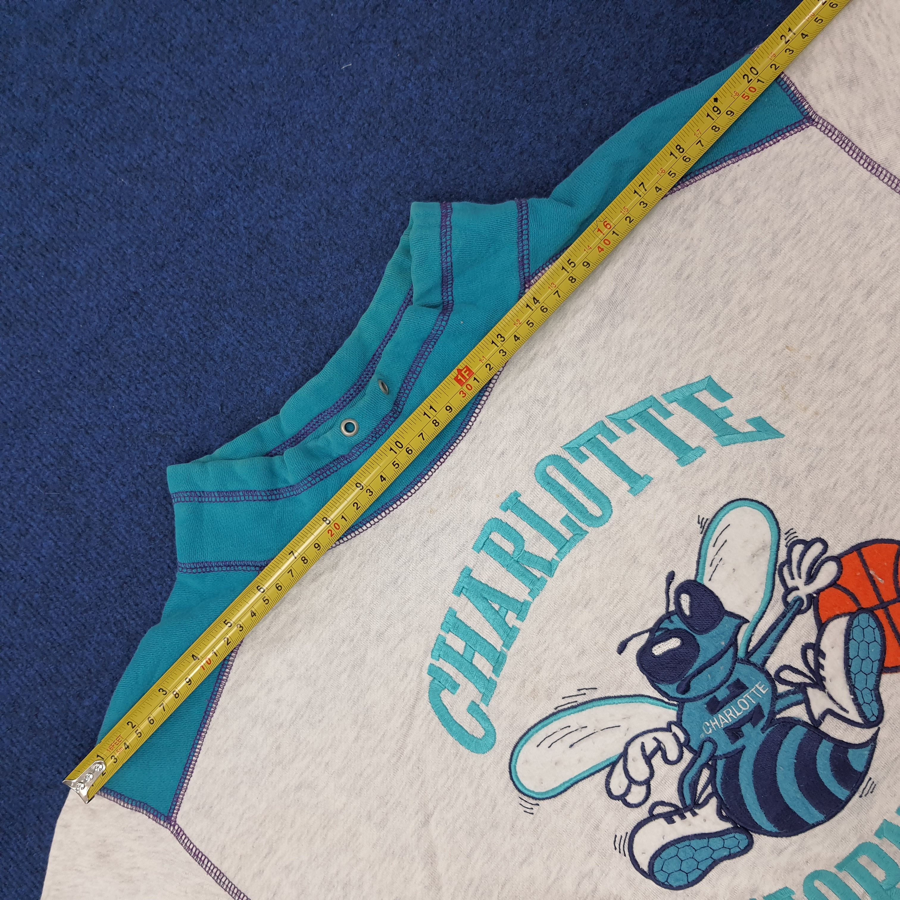 NBA Vintage NBA Charlotte Hornets Team Sports Sweatshirt C246N27 Size US M / EU 48-50 / 2 - 12 Thumbnail