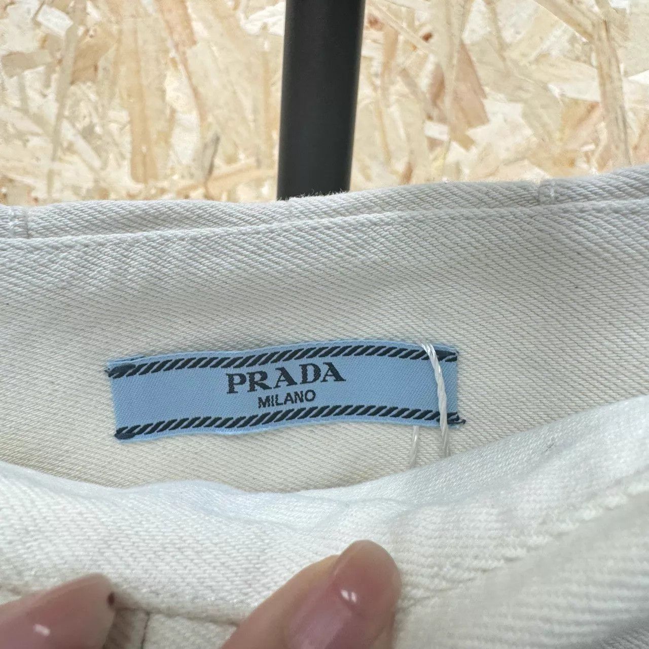 Prada Prada White Denim Shorts 98 New 38 Triangle Logo Size 26" / US 2 / IT 38 - 6 Thumbnail