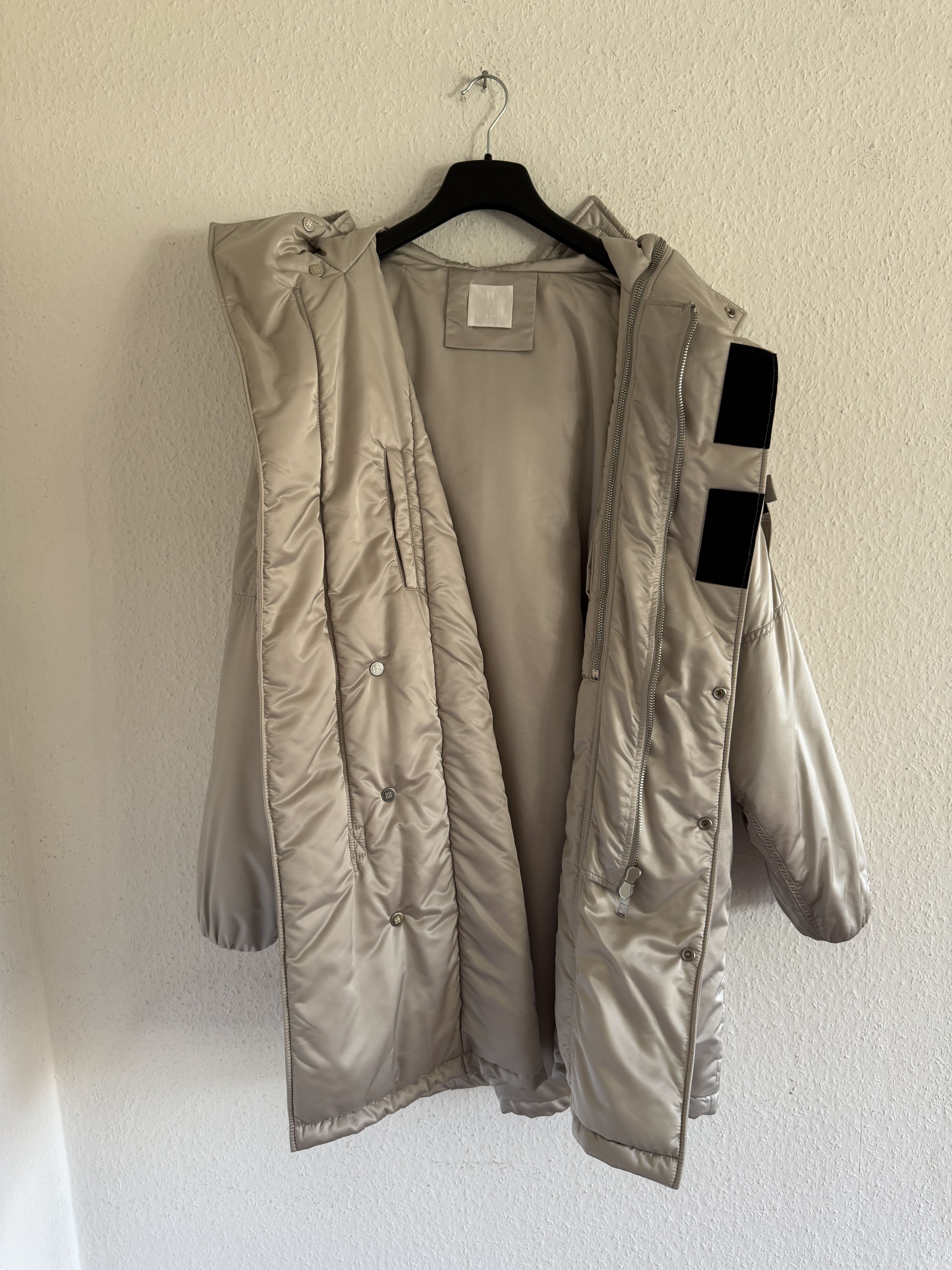 Givenchy Pre Fall 21 Metallic Silver Coat Size US XL / EU 56 / 4 - 15 Thumbnail