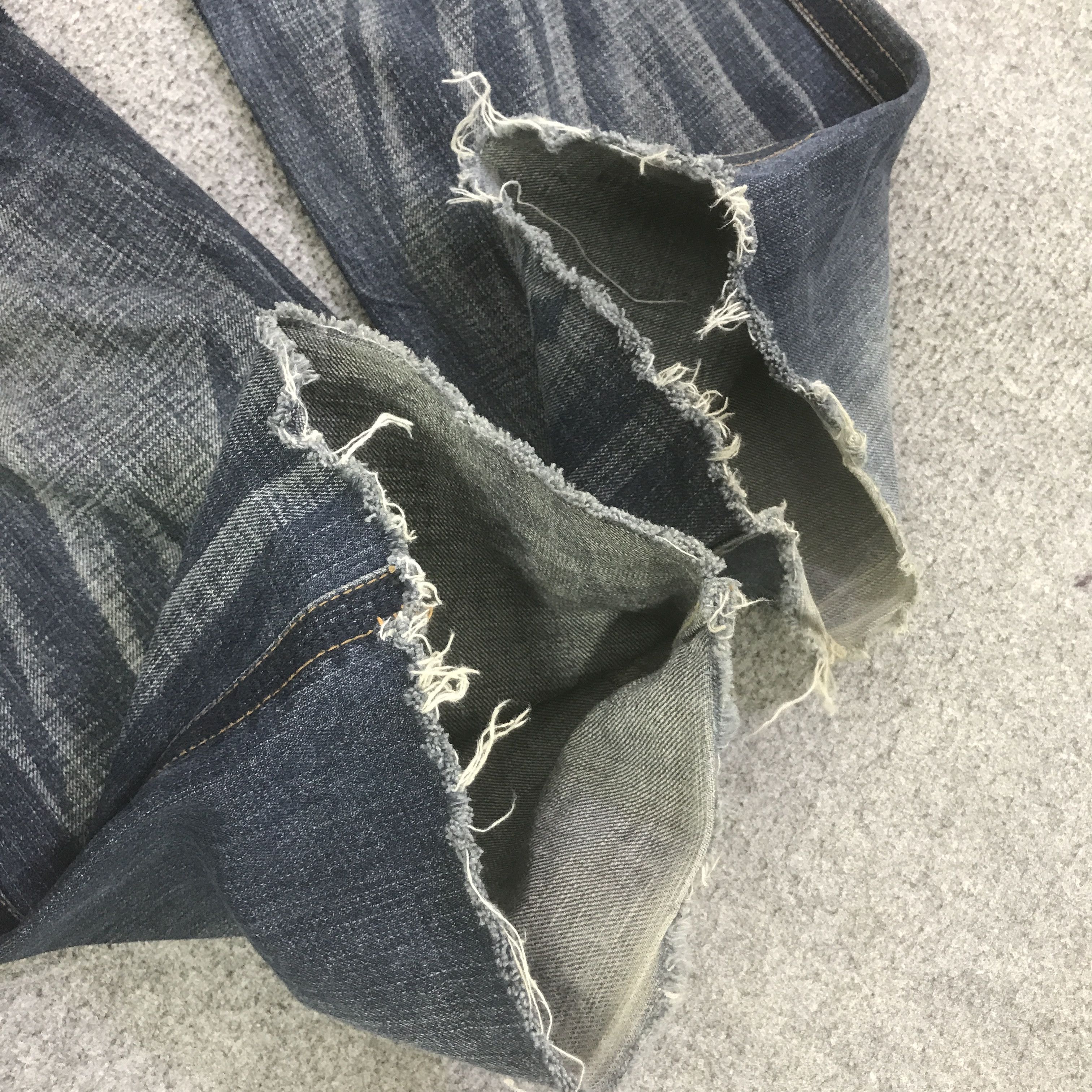 Japanese Brand URBANCRAFT DISTRESSED JEANS BOOTCUT DENIM PANTS K129B15 Size US 33 - 11 Thumbnail