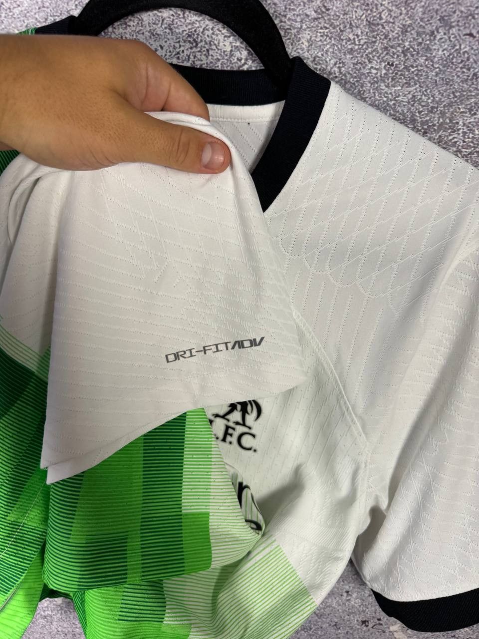 Nike M.SALAH Liverpool 2023/24 Away Nike DrifitADV Soccer Jersey Size US S / EU 44-46 / 1 - 13 Thumbnail