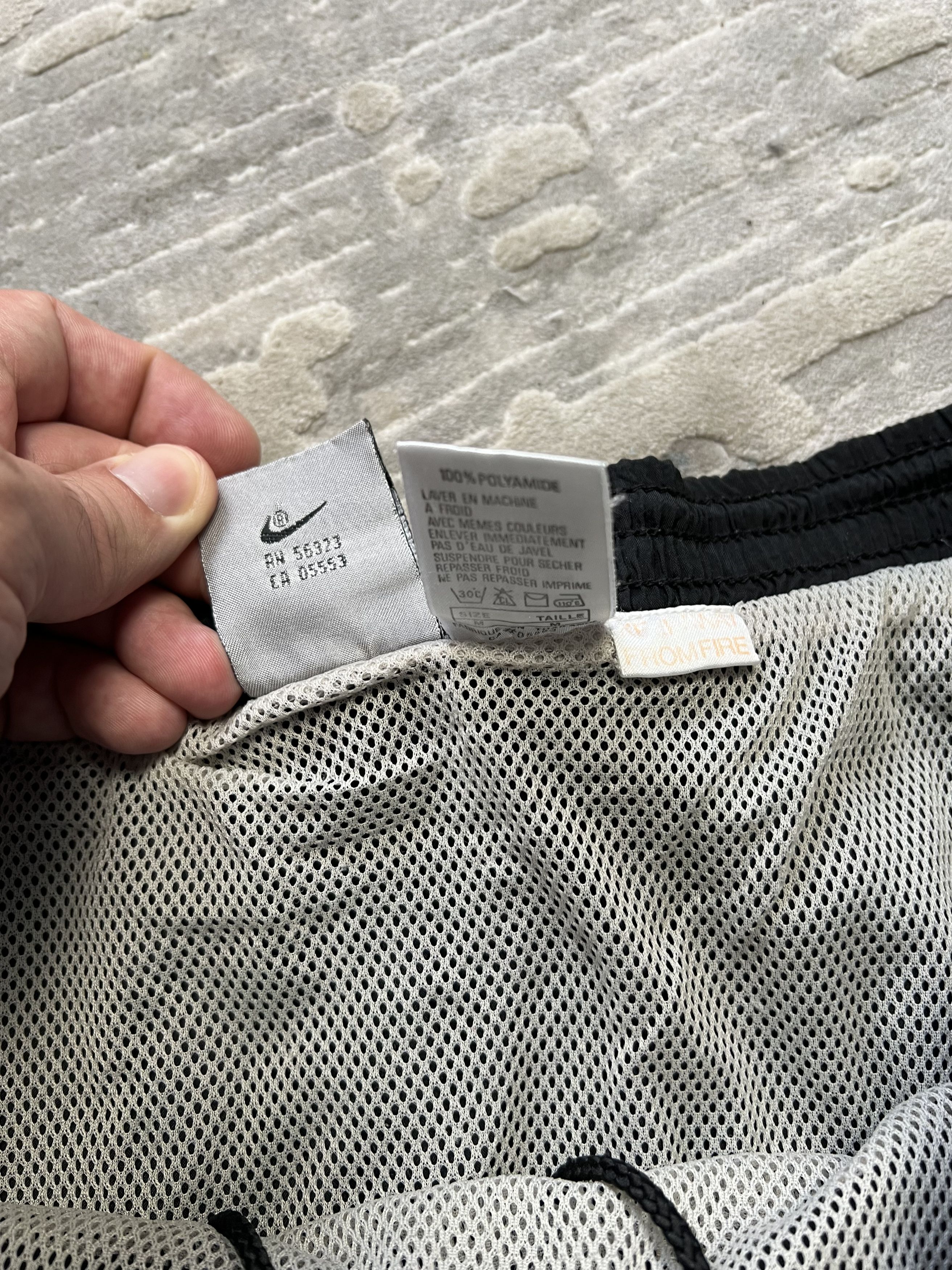 Nike nike vintage rare retro shorts nylon logo Size US 36 / EU 52 - 4 Thumbnail