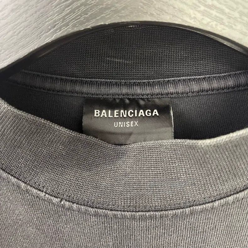 Balenciaga Balenciaga Distressed Print Logo Short Sleeve Size US M / EU 48-50 / 2 - 3 Thumbnail