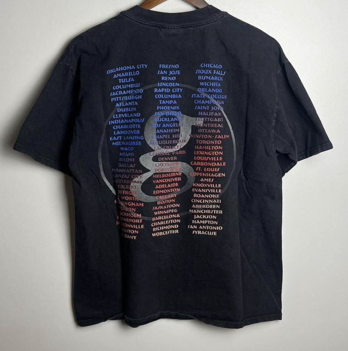 Vintage 90s vintage garth brooks tee Size US L / EU 52-54 / 3 - 2 Thumbnail