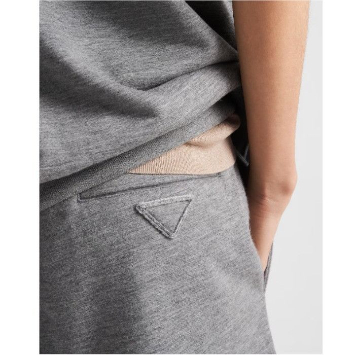 Prada o1bcso1str1025 Felpa Cashmere Shorts in Grey Size US 32 / EU 48 - 3 Thumbnail