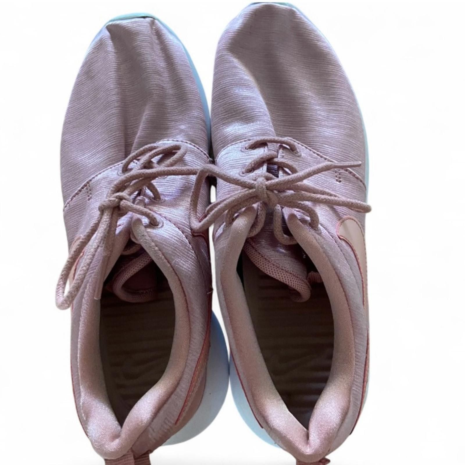 Nike Nike Roshe One Pink Shimmer Women’s Shoes Size 7.5 EUC Size US 7.5 / IT 37.5 - 7 Thumbnail