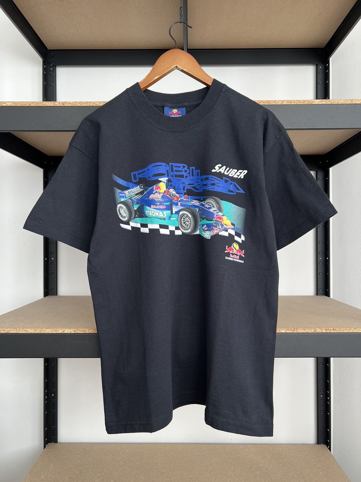 Formula 1 Vintage 90s Red Bull Sauber Petronas C18 F1 Formula 1 Tee Size US L / EU 52-54 / 3 - 1 Thumbnail