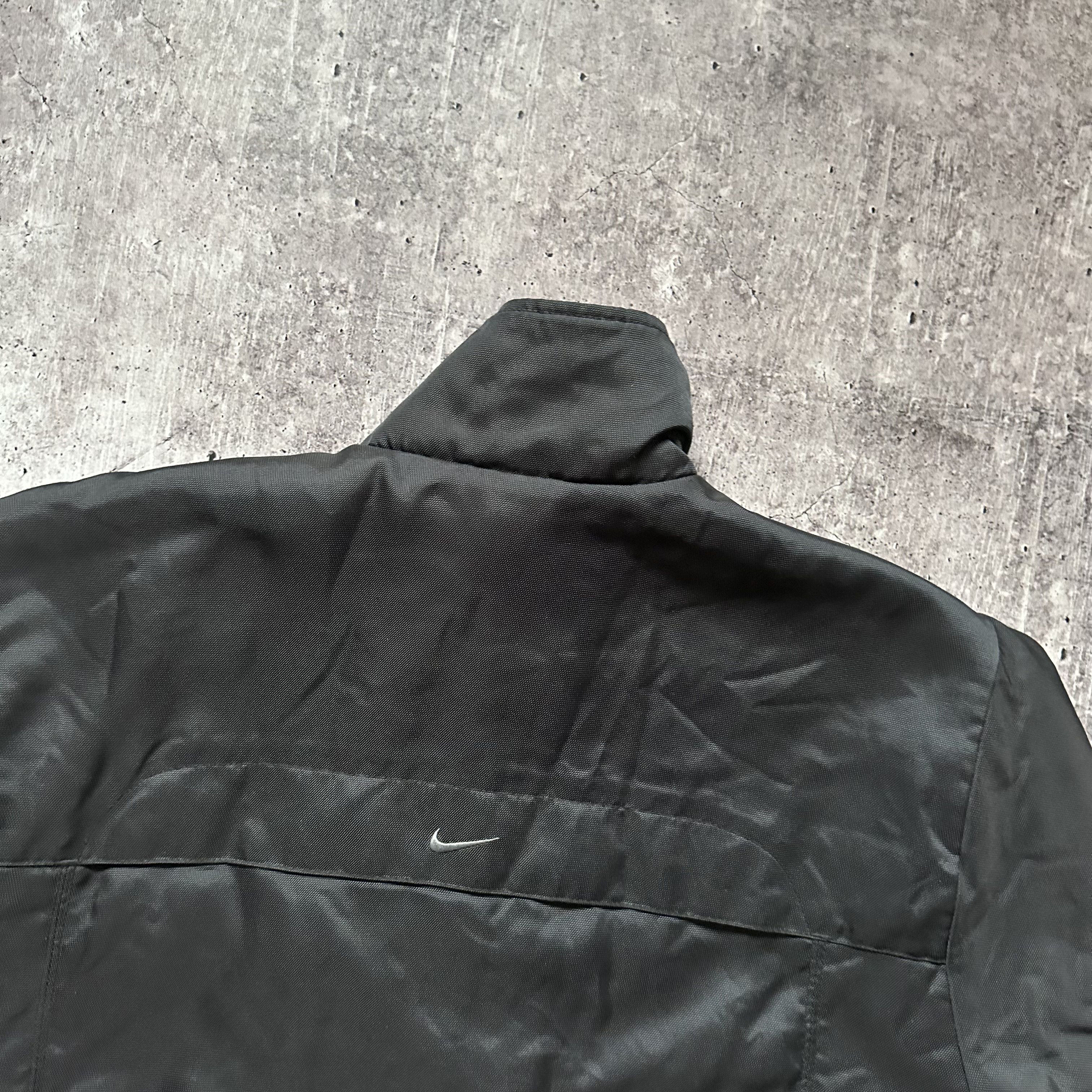 Nike × Vintage Nike y2k Vintage Center Logo Swoosh Baggy Nylon Jacket Size US M / EU 48-50 / 2 - 3 Thumbnail