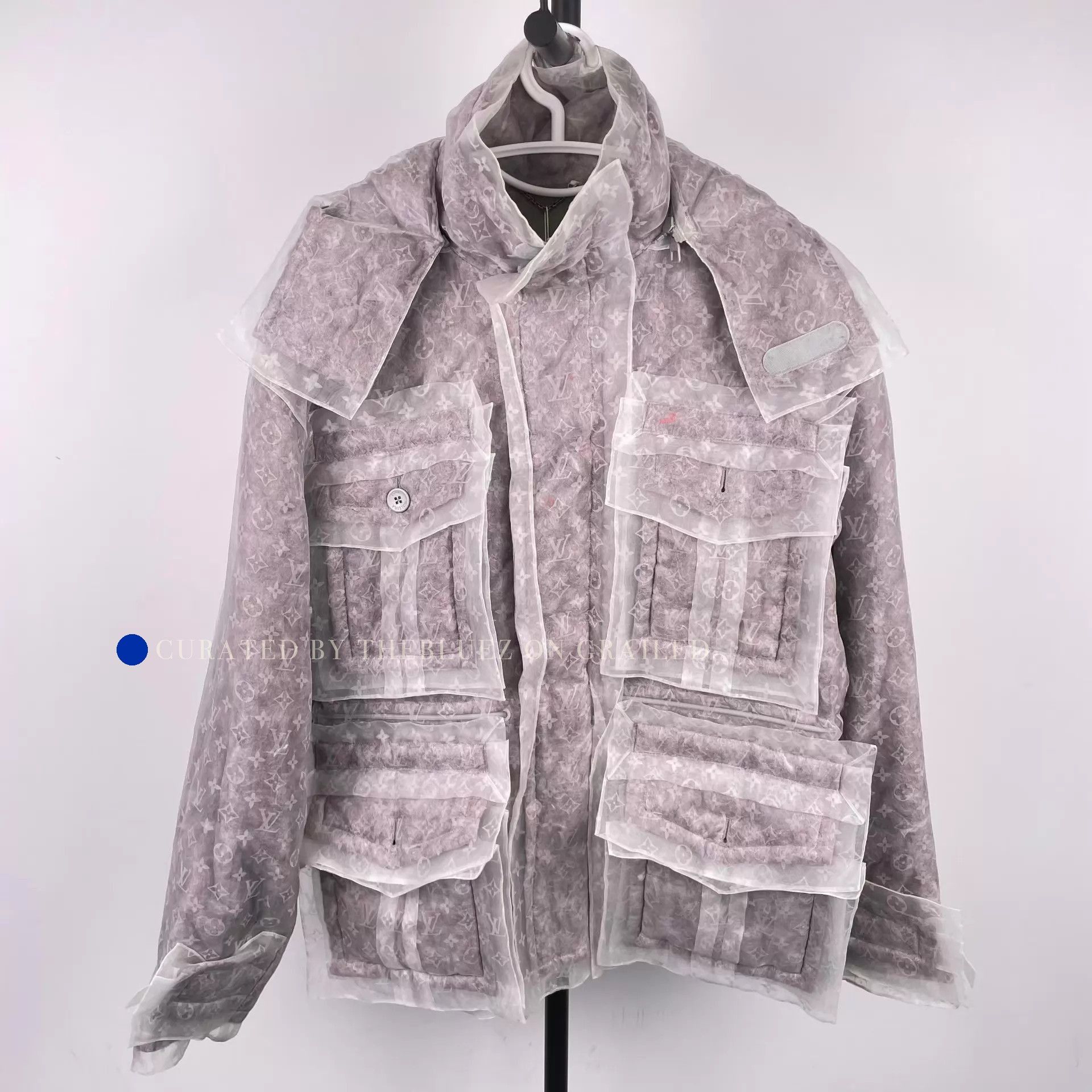 Louis Vuitton All-Over Print Silk Jacket in Gray Size US M / EU 48-50 / 2 - 1 Thumbnail