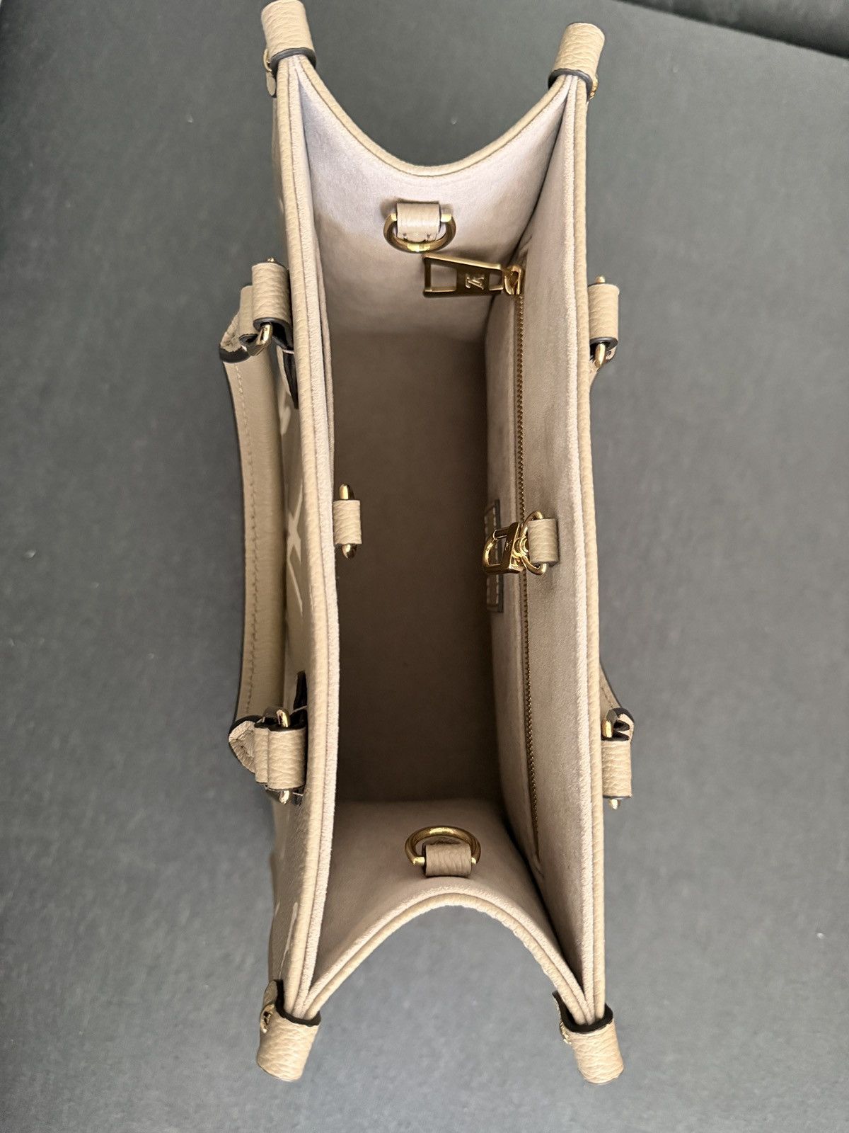 Louis Vuitton Louis Vuitton Bag Size ONE SIZE - 7 Thumbnail