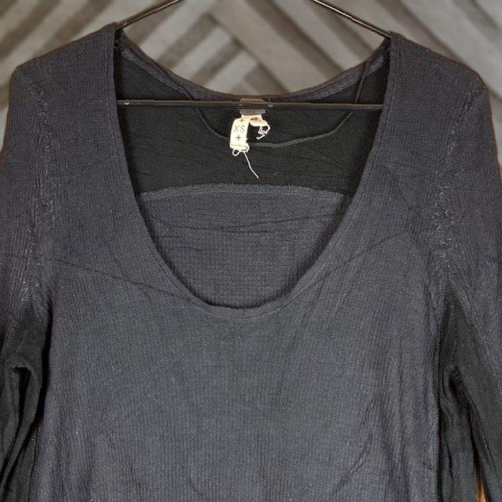 Vintage We The Free Womens Shirt Black Thermal Waffle Scoop Neck Long Sleeve XS Size XS / US 0-2 / IT 36-38 - 1 Thumbnail