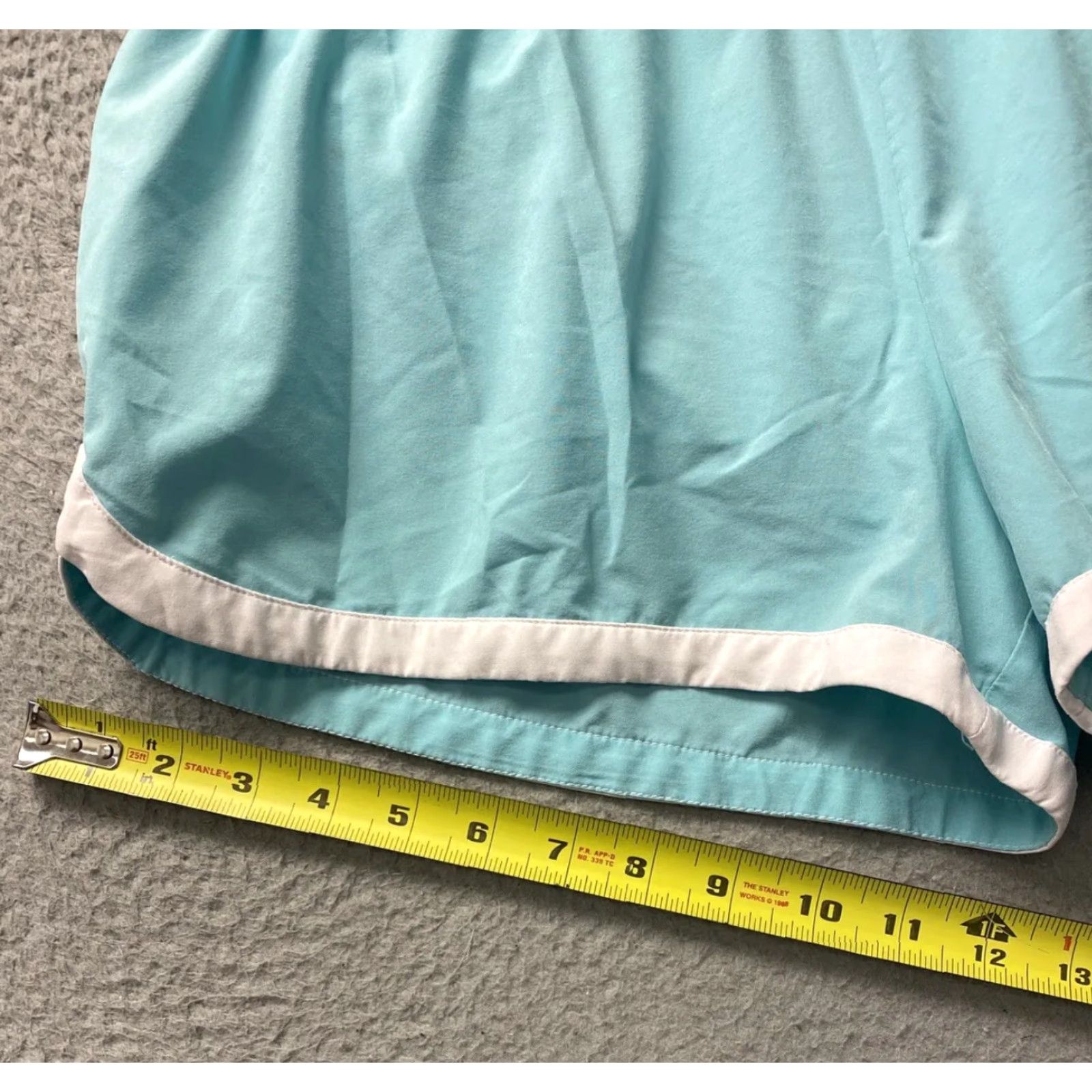 Gap Gap Women Athletic Shorts L mint green / 107-39 Size 36" / US 14 / IT 50 - 6 Thumbnail
