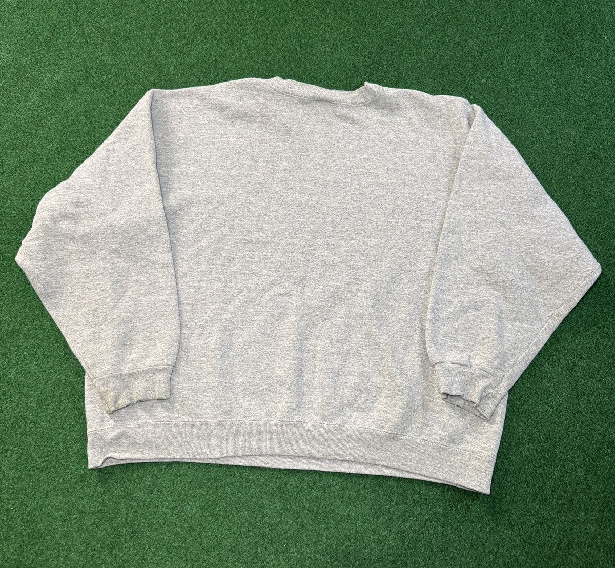 Nike Vintage 90s Nike White Tag Boxy Gray Mini Swoosh Sweatshirt Size US L / EU 52-54 / 3 - 4 Thumbnail