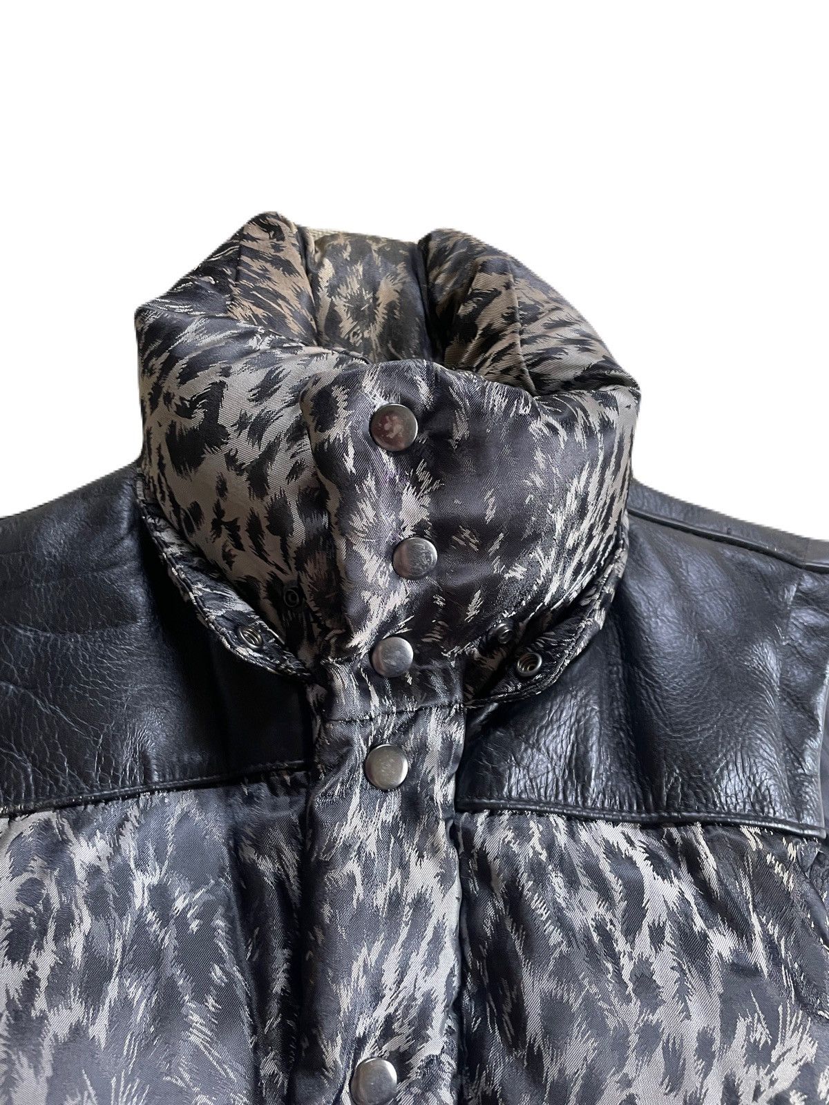 If Six Was Nine 2000s NO.ID Japanese archive Leopard Puffer Leather Vest Size US S / EU 44-46 / 1 - 5 Thumbnail