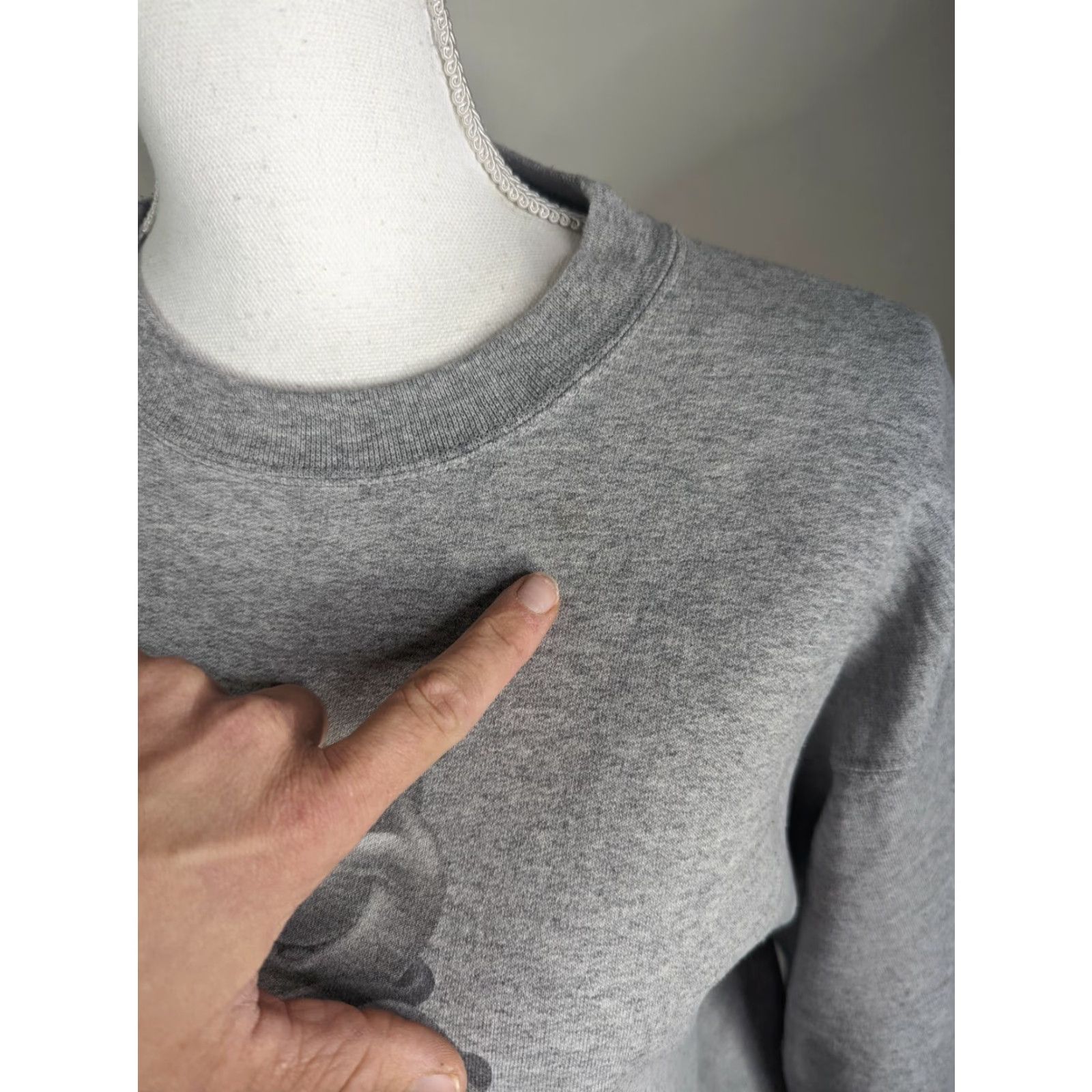 Disney VINTAGE Disney Winnie The Pooh Crewneck Sweatshirt Shirt Unisex Adults Medium Gray USA Made Size US M / EU 48-50 / 2 - 4 Thumbnail