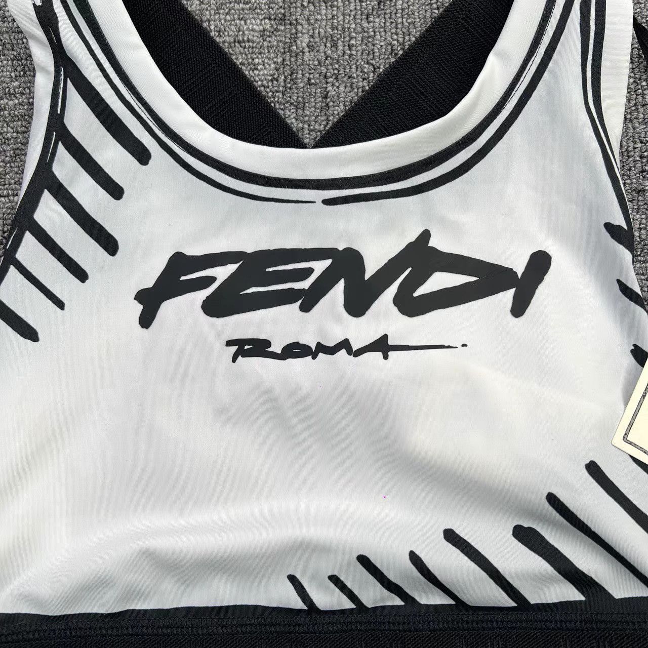 Fendi Fendi Black & White Script Logo Sports Tank K12 Size XS / US 0-2 / IT 36-38 - 4 Thumbnail