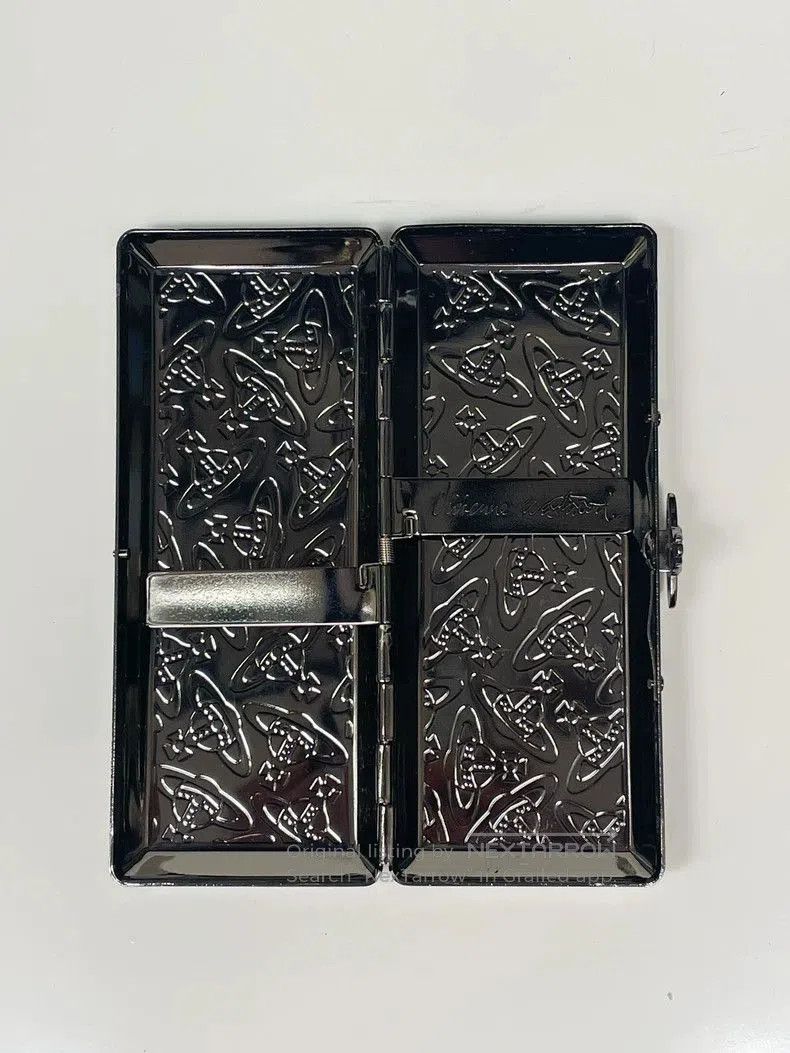 cigarette case vivienne westwood heart light x  lighter 9,500 / case 11,500  japan preorder  50% dp to reserve  eta: 2nd week of january Vivienne Westwood Japanese limited smoking