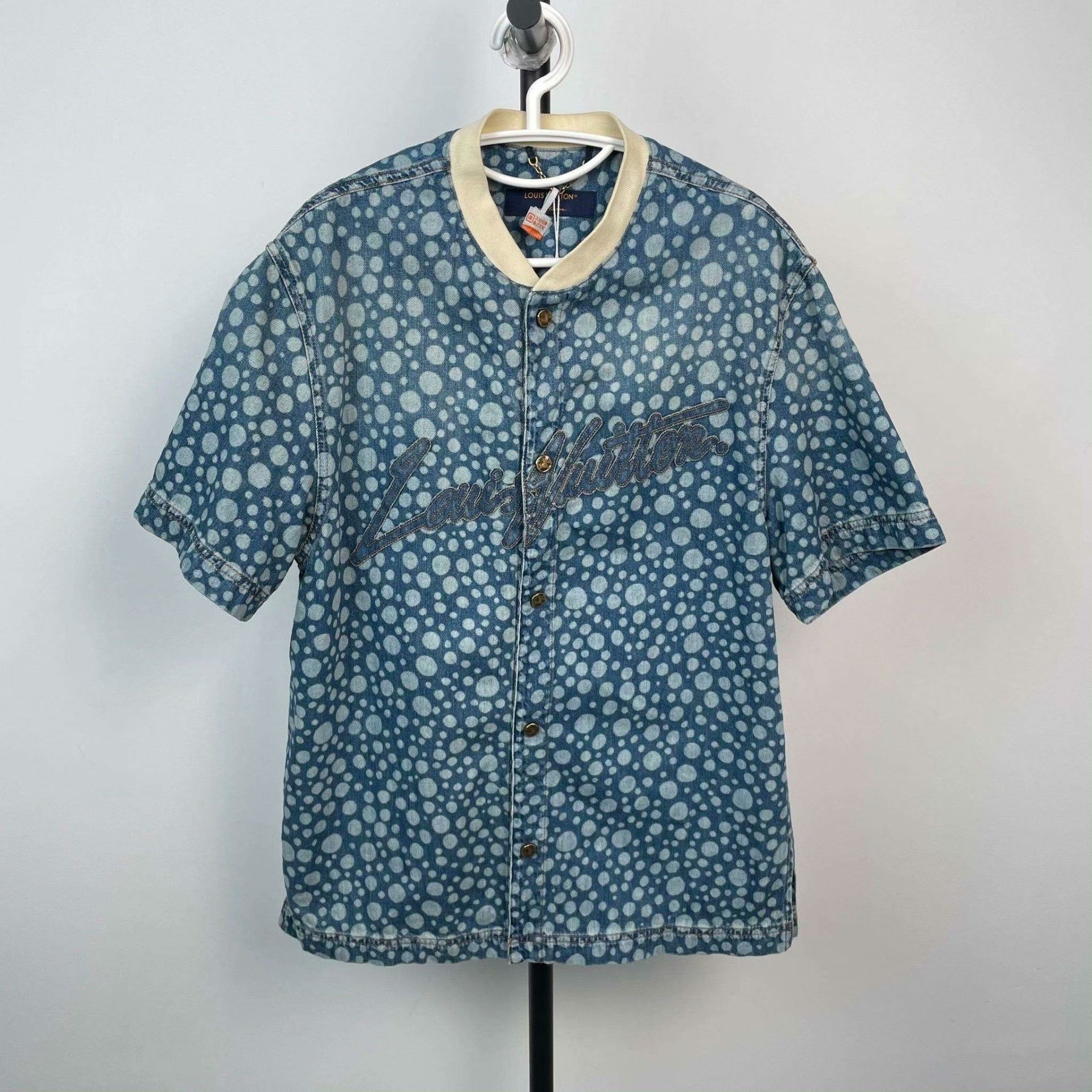 Louis Vuitton Louis Vuitton Collab Blue T-Shirt S Women Size S / US 4 / IT 40 - 1 Thumbnail