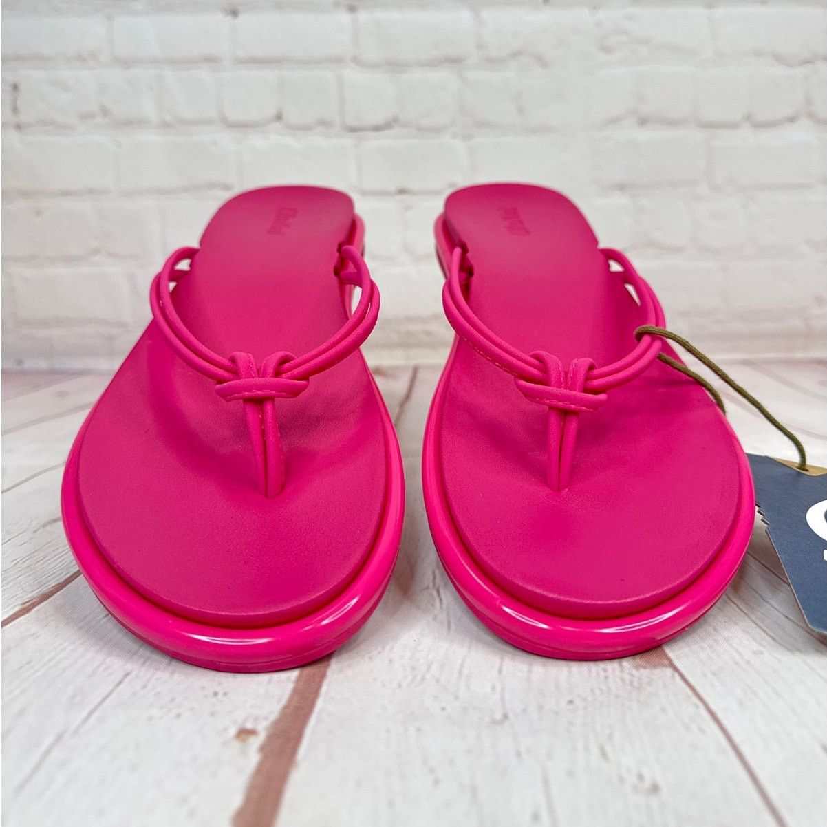 Olukai NWT Olukai ‘Aka Pink Plumeria Flip Flop Sandals Women’s Sz 9 Size US 9 / IT 39 - 6 Thumbnail