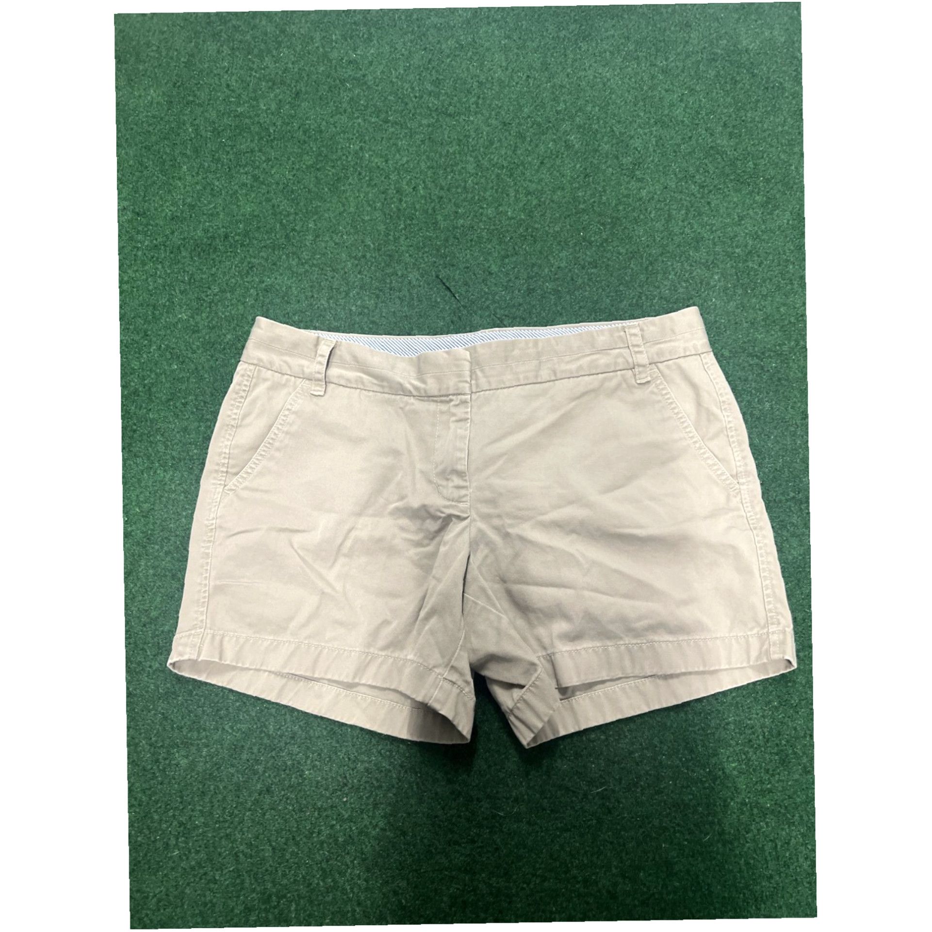 J.Crew J. Crew Classic Twill City Fit Chino Booty Shorts Weathered Broken In Khaki 12 Size 34" / US 12 / IT 48 - 1 Thumbnail