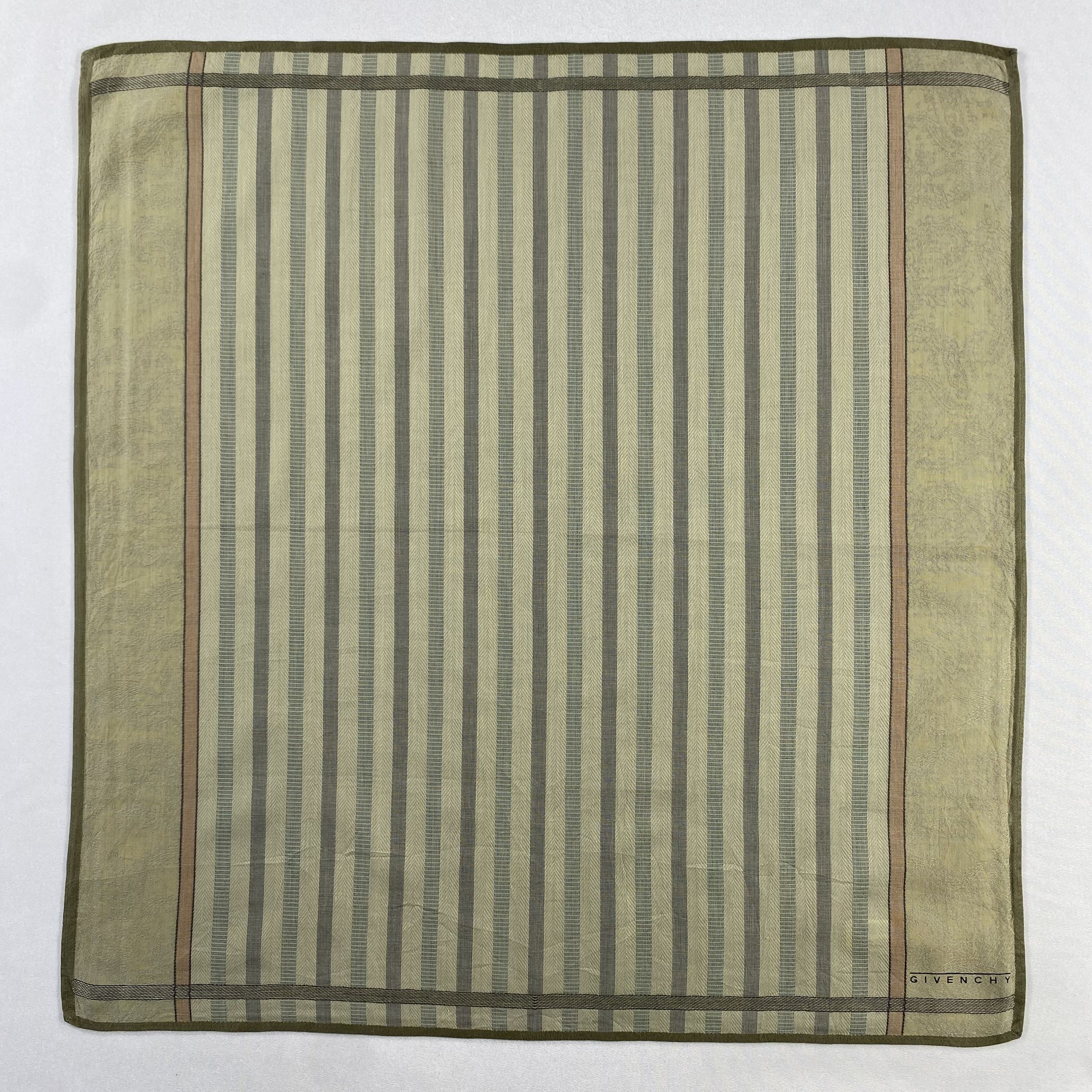 Vintage Givenchy Bandana/ Handkerchief / Neckerchief-P786 Size ONE SIZE - 1 Thumbnail