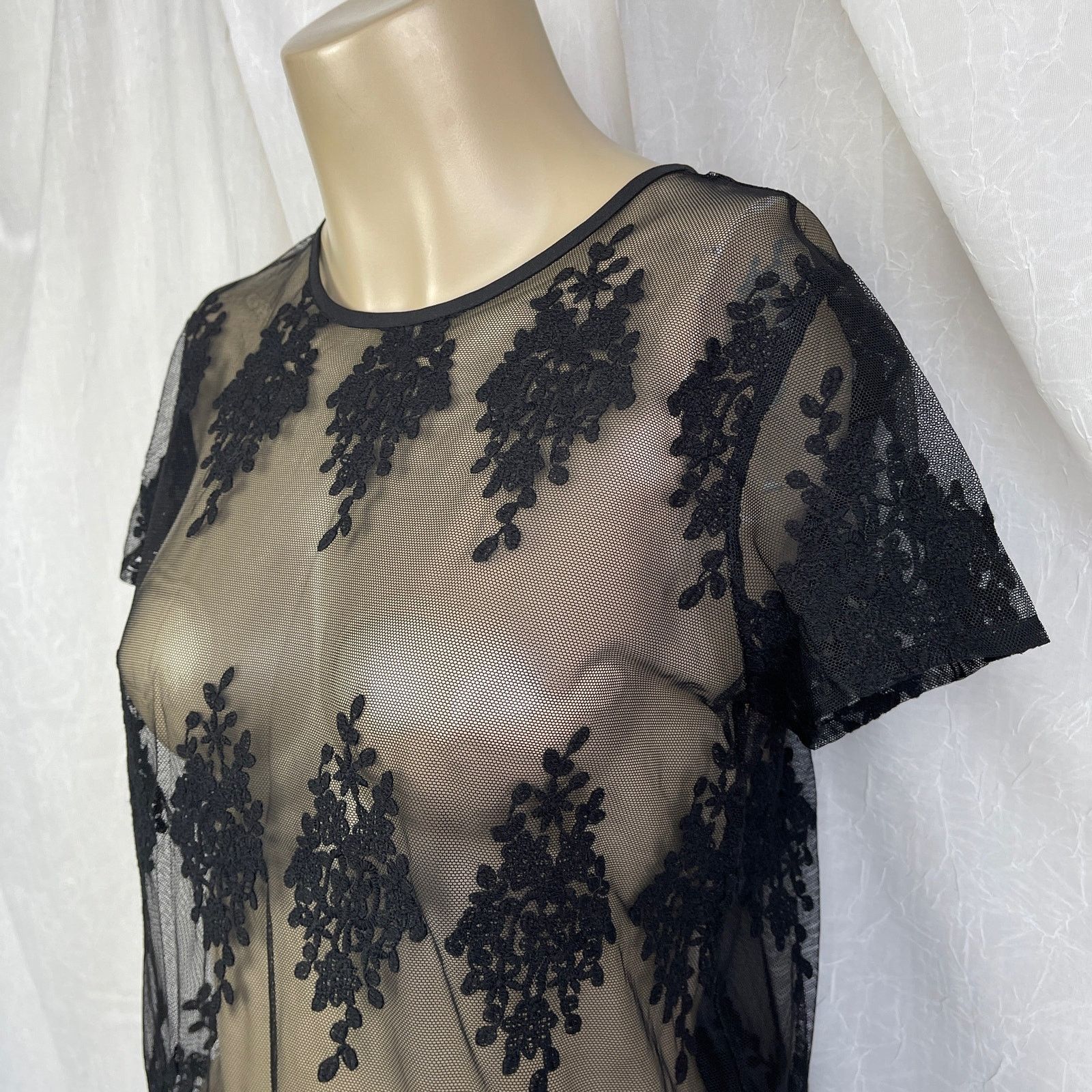 Forever 21 Black Sheer Mesh Lace T Shirt Scalloped Hem Forever 21 Small Size S / US 4 / IT 40 - 3 Thumbnail