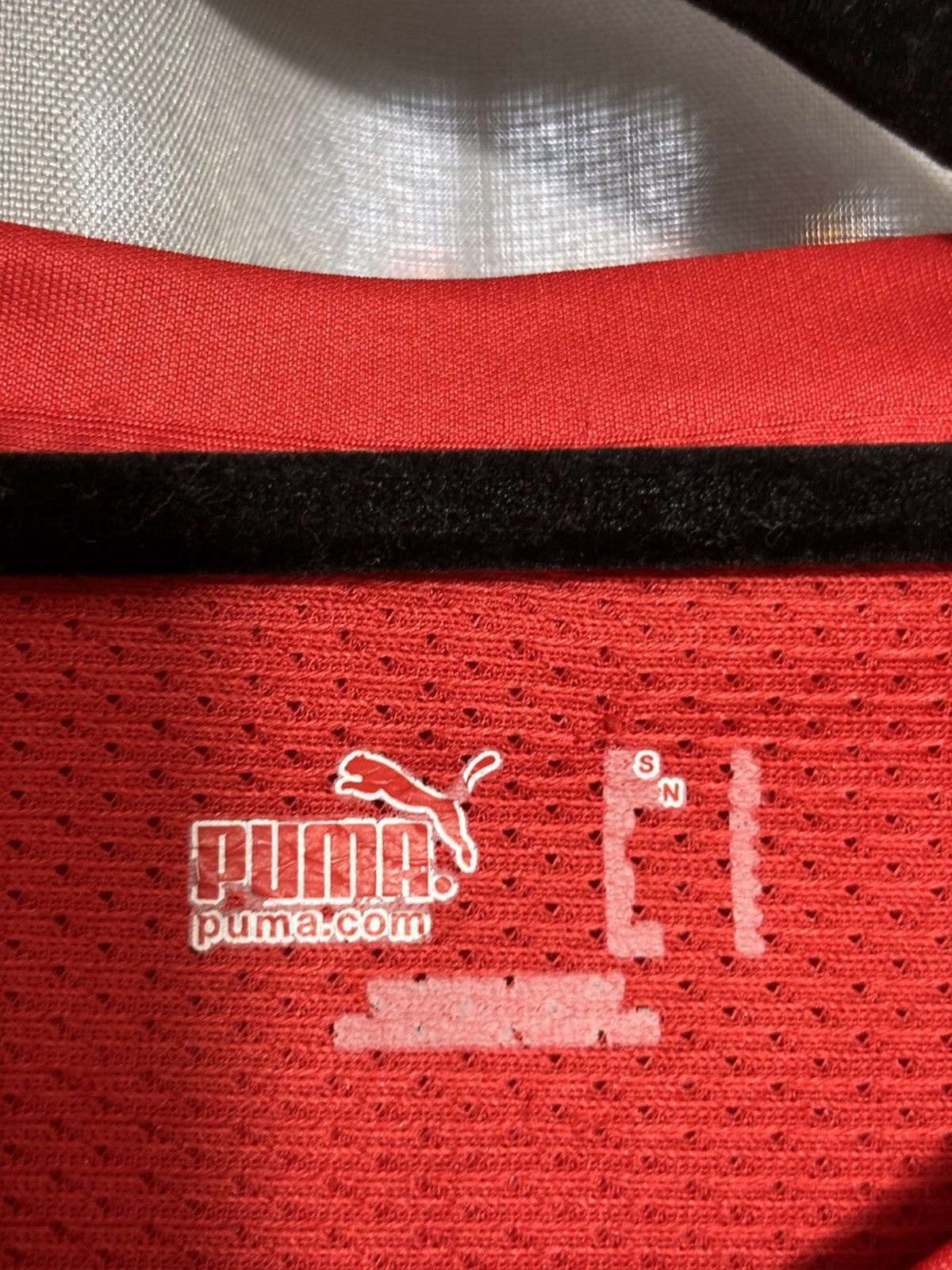 Puma 2008-10 Stuttgart Puma Away Football Jersey Size US S / EU 44-46 / 1 - 2 Thumbnail