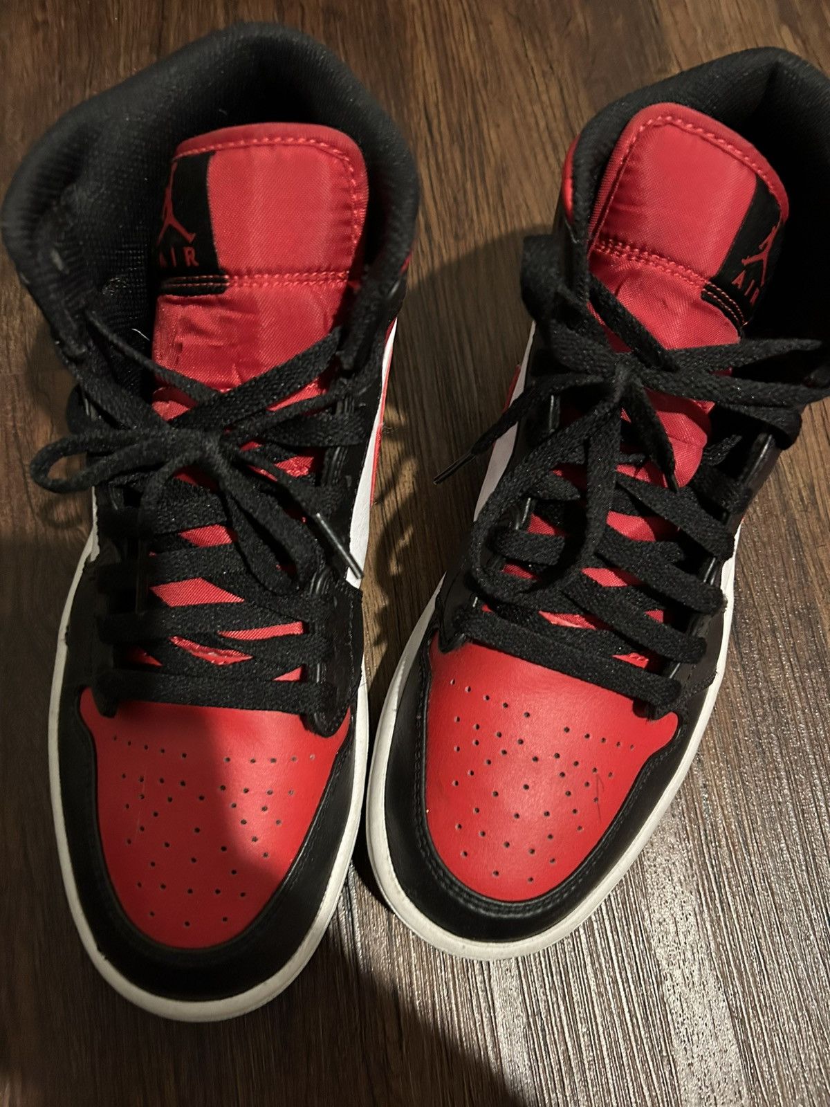 Jordan Brand air jordan 1 mid black fire red white Size US 8.5 / EU 41-42 - 2 Thumbnail