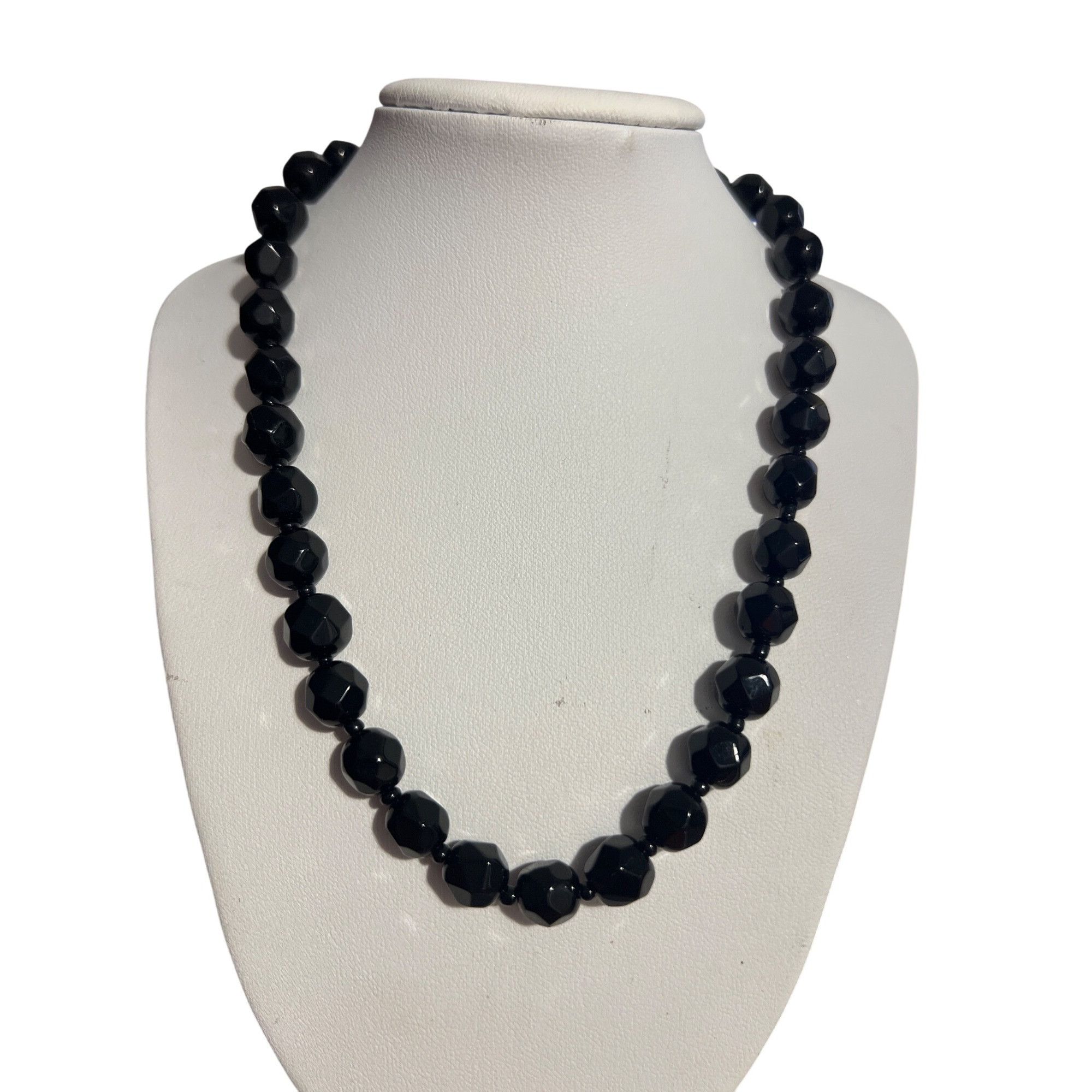 Other Vintage Black Faceted Onyx Beaded Necklace Gunmetal Hook Cla Size ONE SIZE - 1 Thumbnail