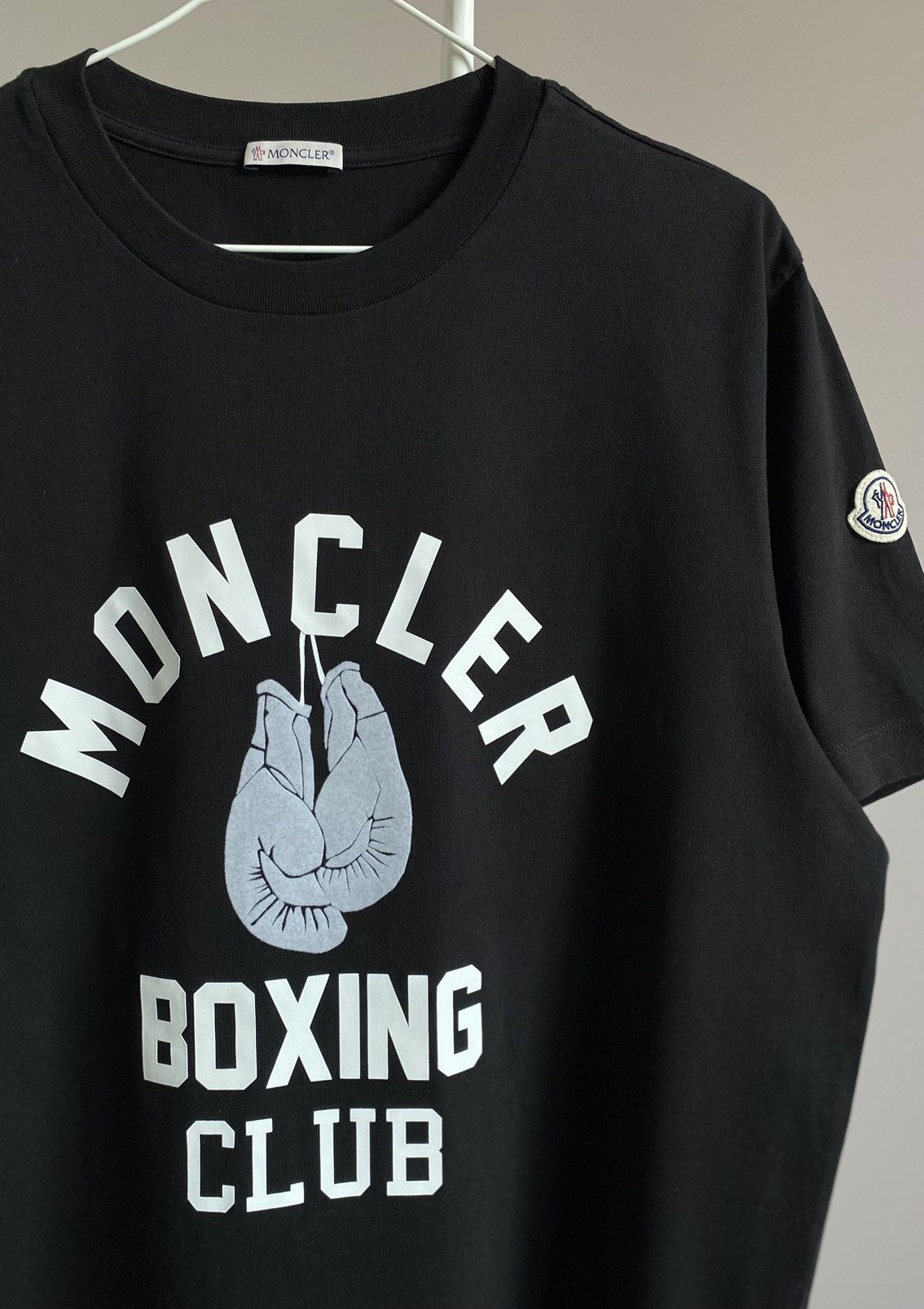 MONCLER Wild Boxing Championships Tシャツ Moncler Boxing Logo Print T-Shirt - Grey | Editorialist