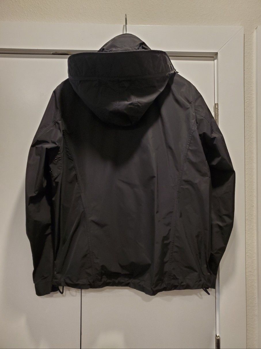 Burberry Burberry Hedley Black Hood Jacket Sz 52 Size US L / EU 52-54 / 3 - 3 Thumbnail