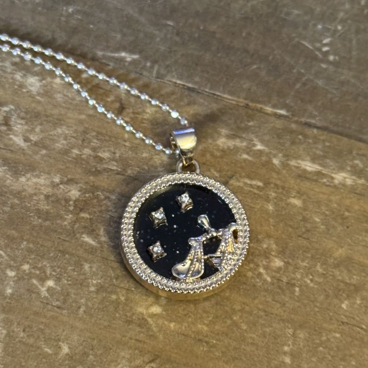 Other Gold tone Libra zodiac pendant necklace Size ONE SIZE - 3 Thumbnail