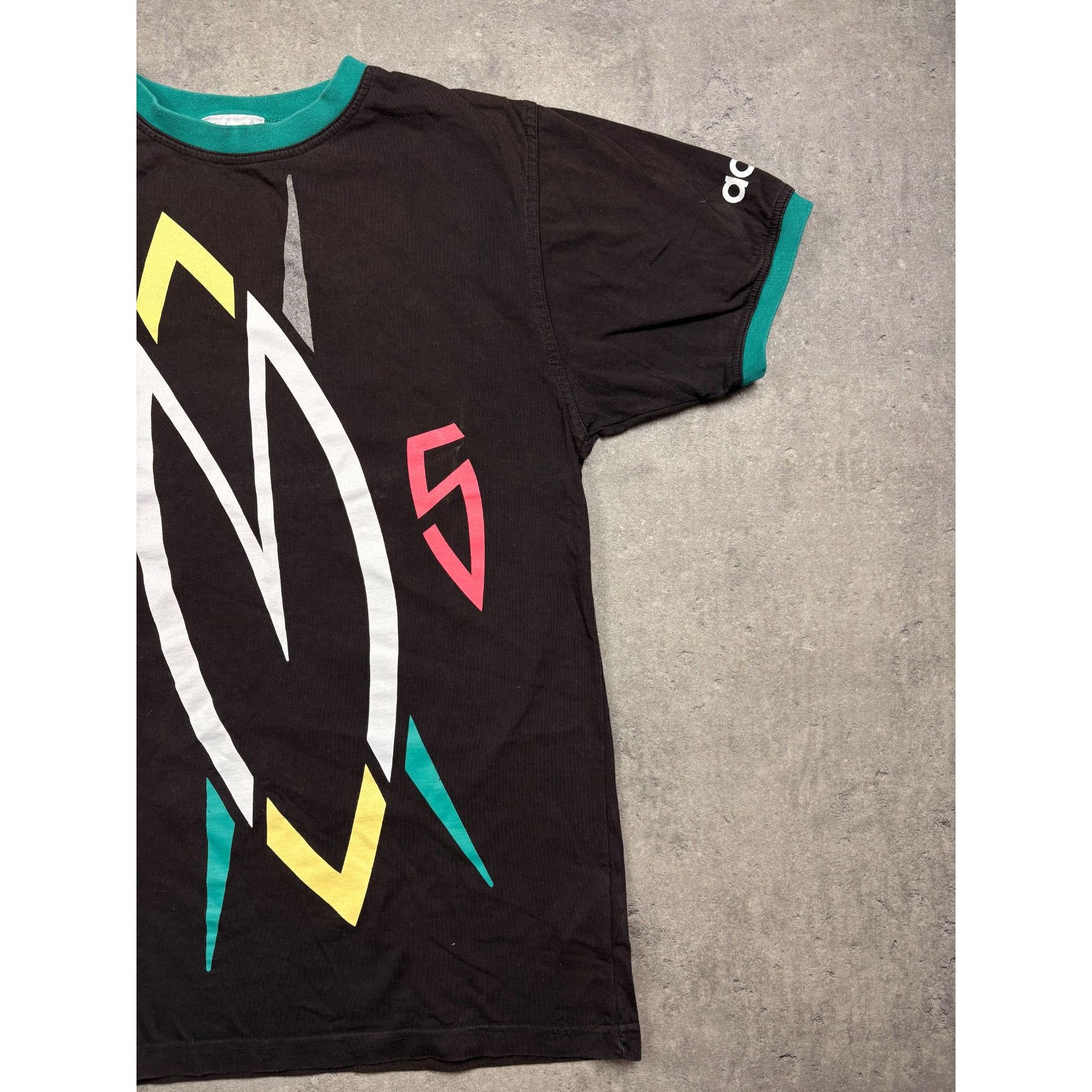 Adidas Vintage 90s Adidas Trefoil Graphic T-Shirt - Rare Abstract D Size US M / EU 48-50 / 2 - 3 Thumbnail