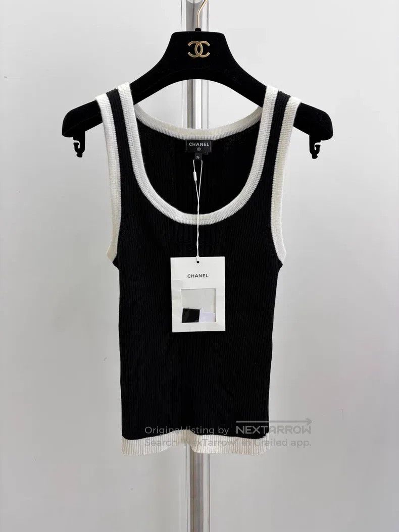 Chanel Chanel Black and white double c hollow knitted vest Size XS / US 0-2 / IT 36-38 - 2 Thumbnail