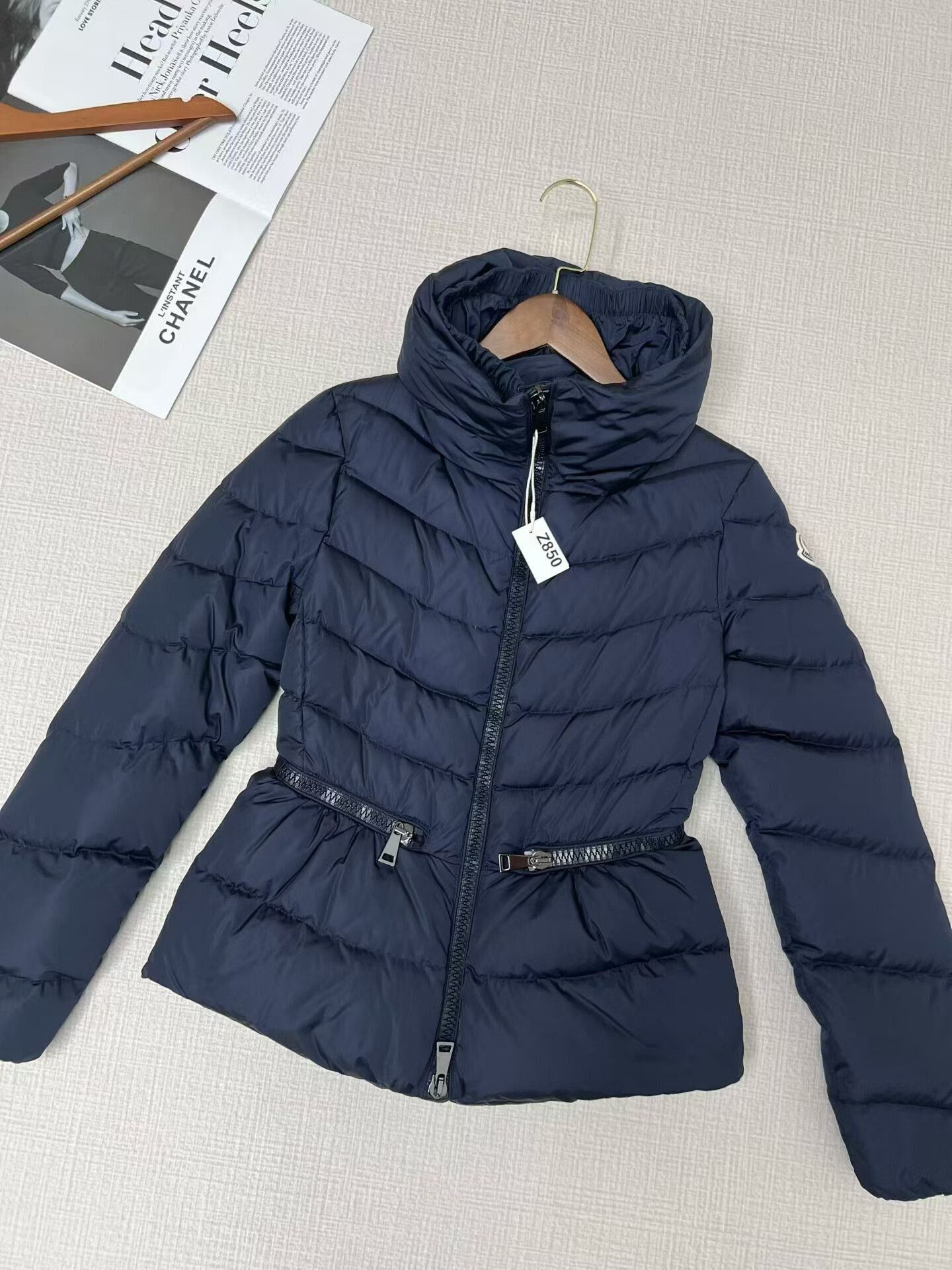 Moncler Classic Moncler Waist-Defining Down Jacket Size XS / US 0-2 / IT 36-38 - 1 Thumbnail