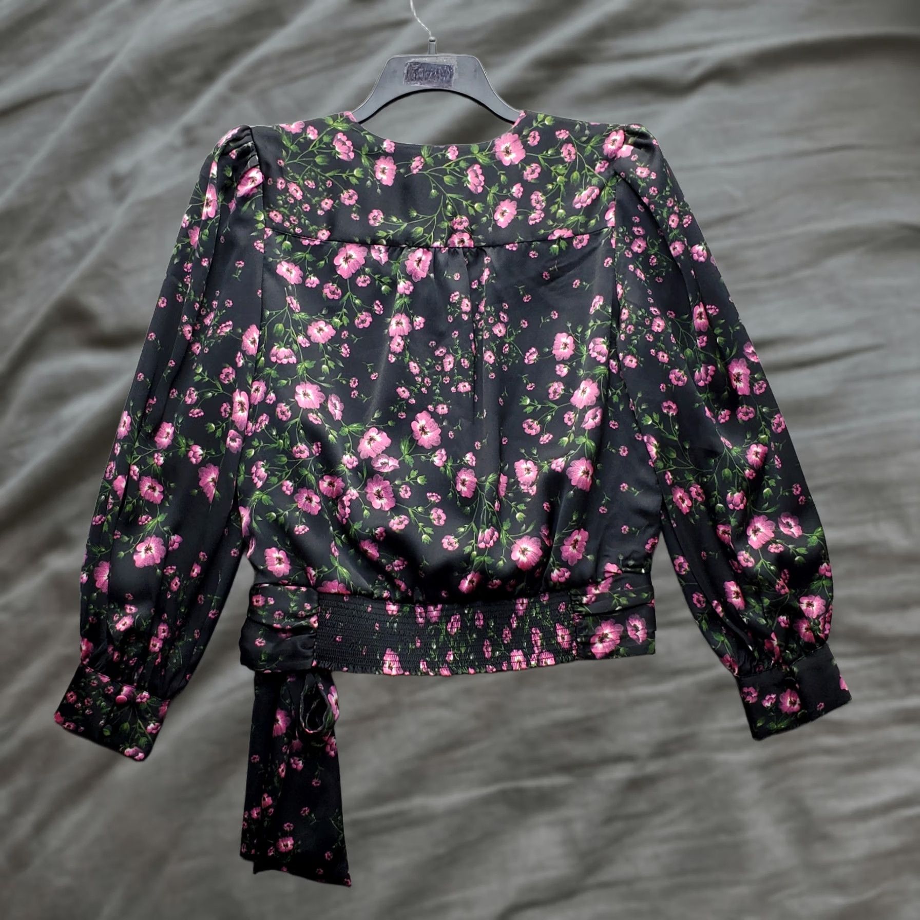 Banana Republic Banana Republic Women Blouse S Multicolor Floral Satin Long Sleeve Wrap Tie Front Shirt Size S / US 4 / IT 40 - 1 Thumbnail