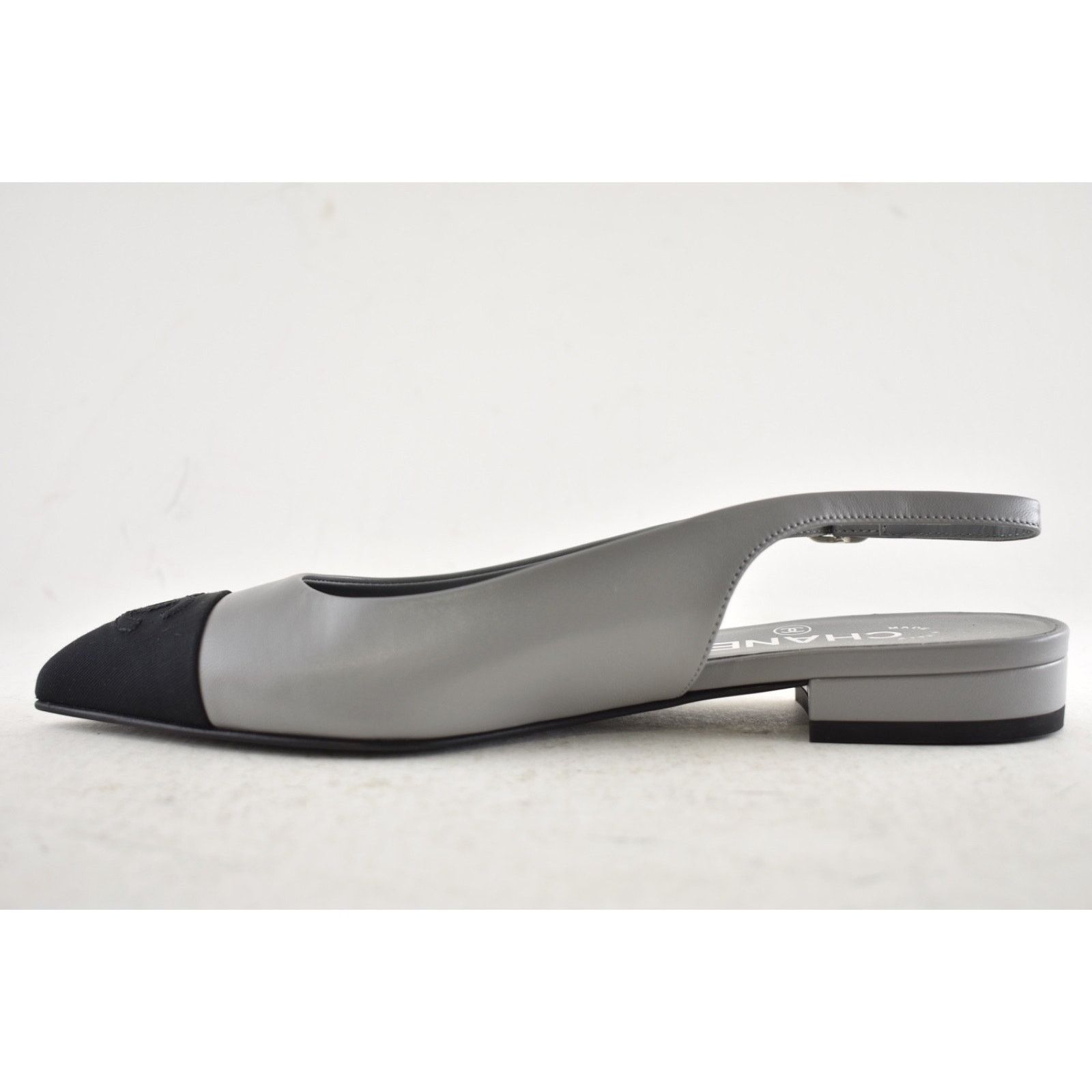 Chanel Chanel 24A Gray Leather Black CC Logo Slingback Flat 36c Size US 5 / IT 35 - 13 Thumbnail