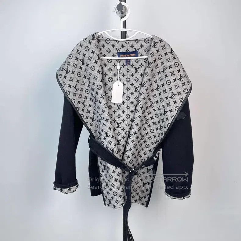 Louis Vuitton Louis Vuitton Black Old Flower Full Print Bathrobe Coat Size XS / US 0-2 / IT 36-38 - 1 Thumbnail