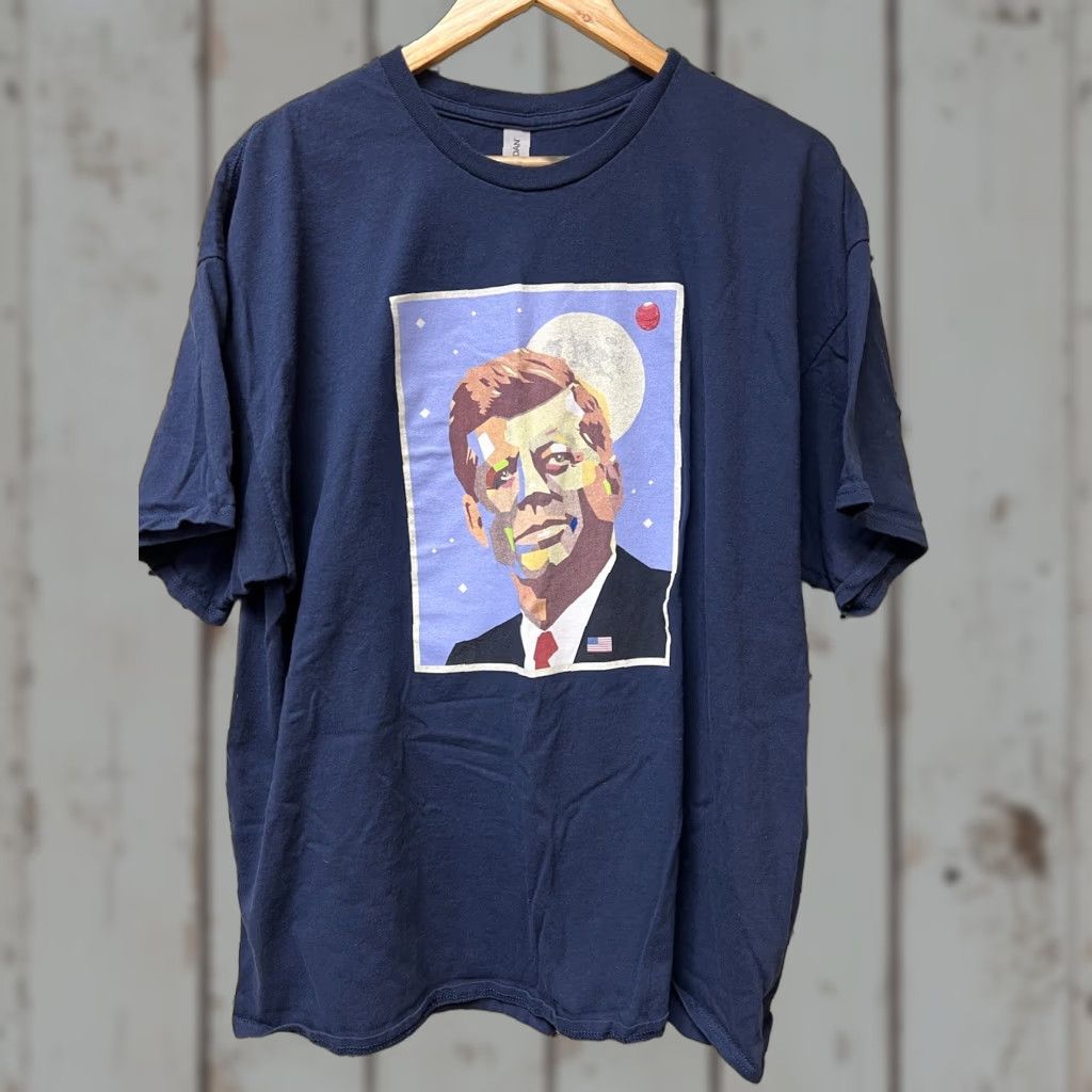 Gildan Mens 2XL Gildan T-Shirt Short Sleeve Crew Neck Moon Theme Blue 60th Anniversary JFK Rice University Speach (Speech) Mens Size US XXL / EU 58 / 5 - 1 Thumbnail