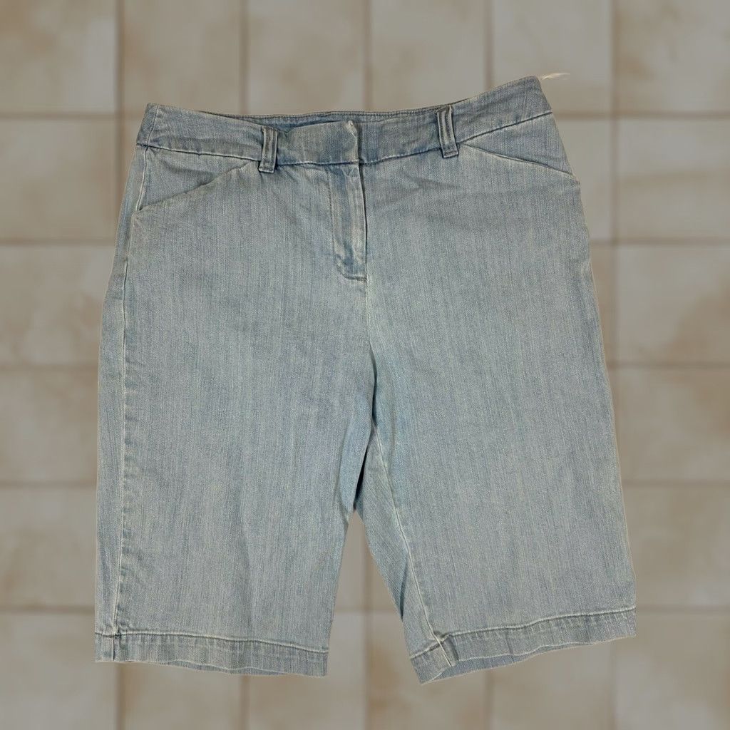 Jones New York Jones New York Bermuda Shorts 6 Women's Blue Denim Cotton Blend Spandex Stretch Zipper Inseam 12 Casual Regular Vintage: No Size 28" / US 6 / IT 42 - 1 Thumbnail