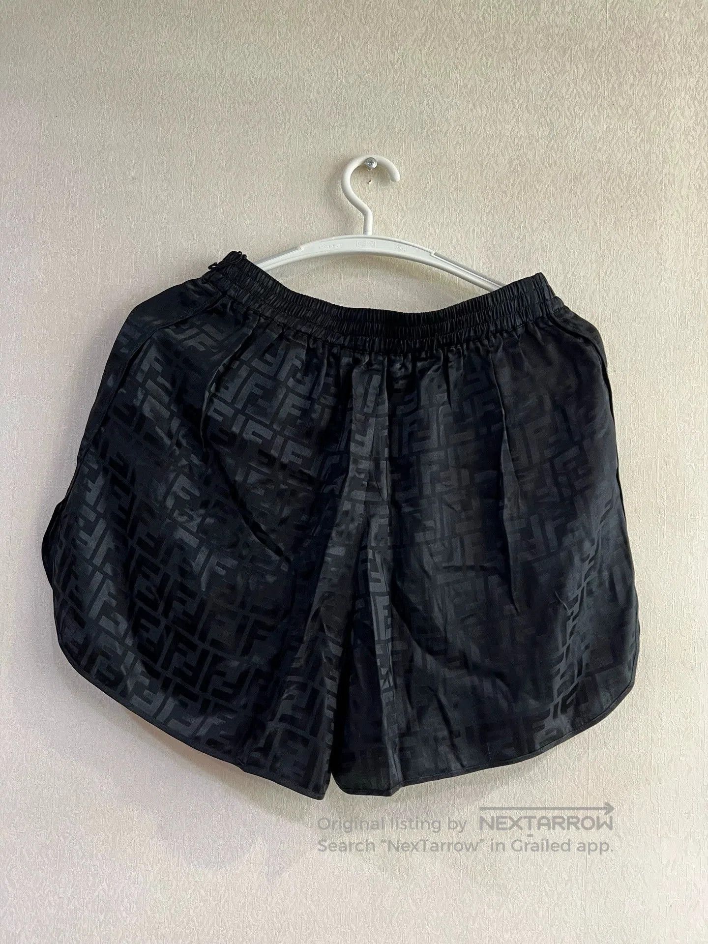 Fendi Fendi Black Patterned Shorts Size 40. Size US 40 / EU 56 - 2 Thumbnail