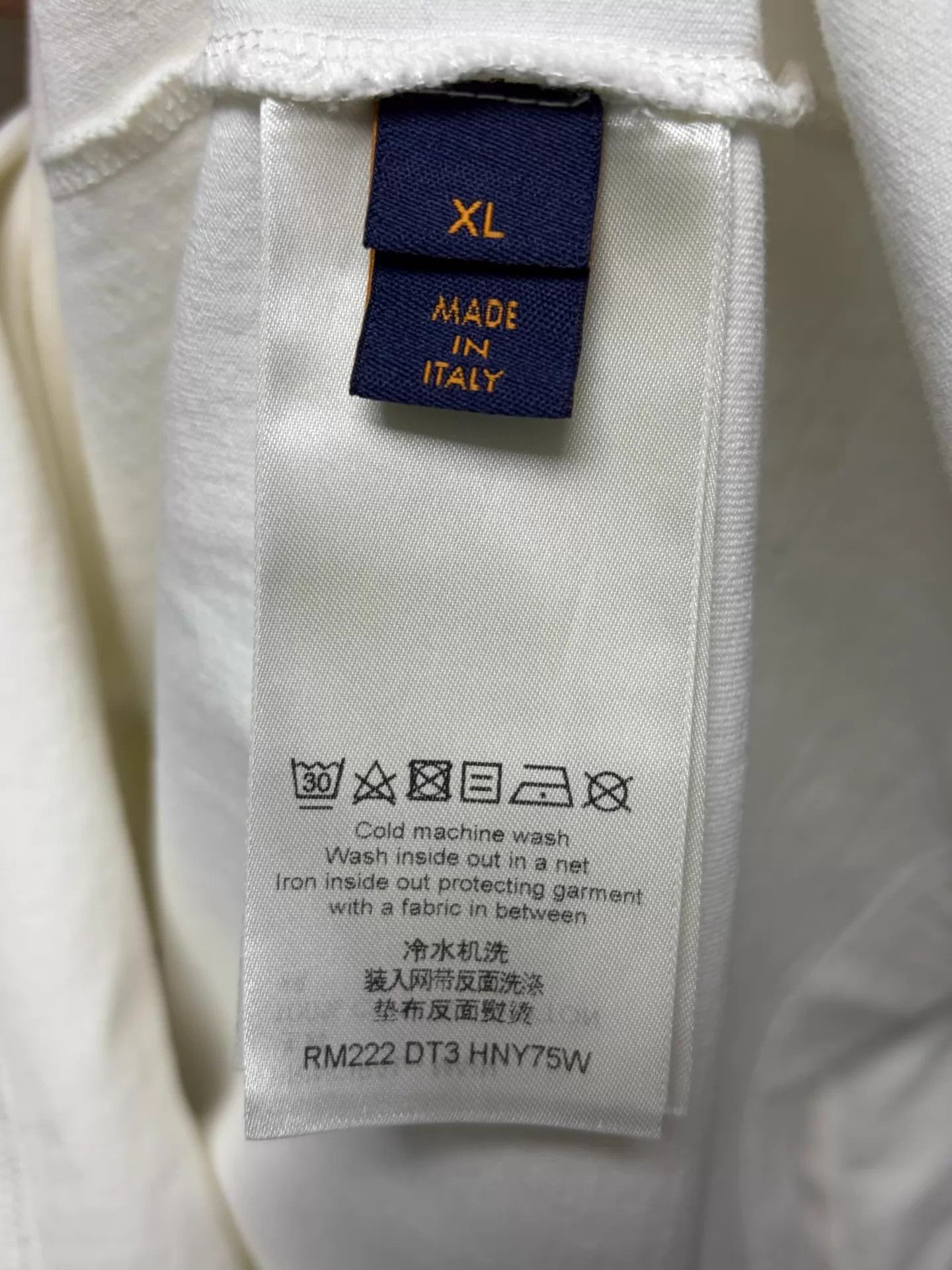 Louis Vuitton LV Signature Short Sleeve T-Shirt XL White Size US XL / EU 56 / 4 - 4 Thumbnail