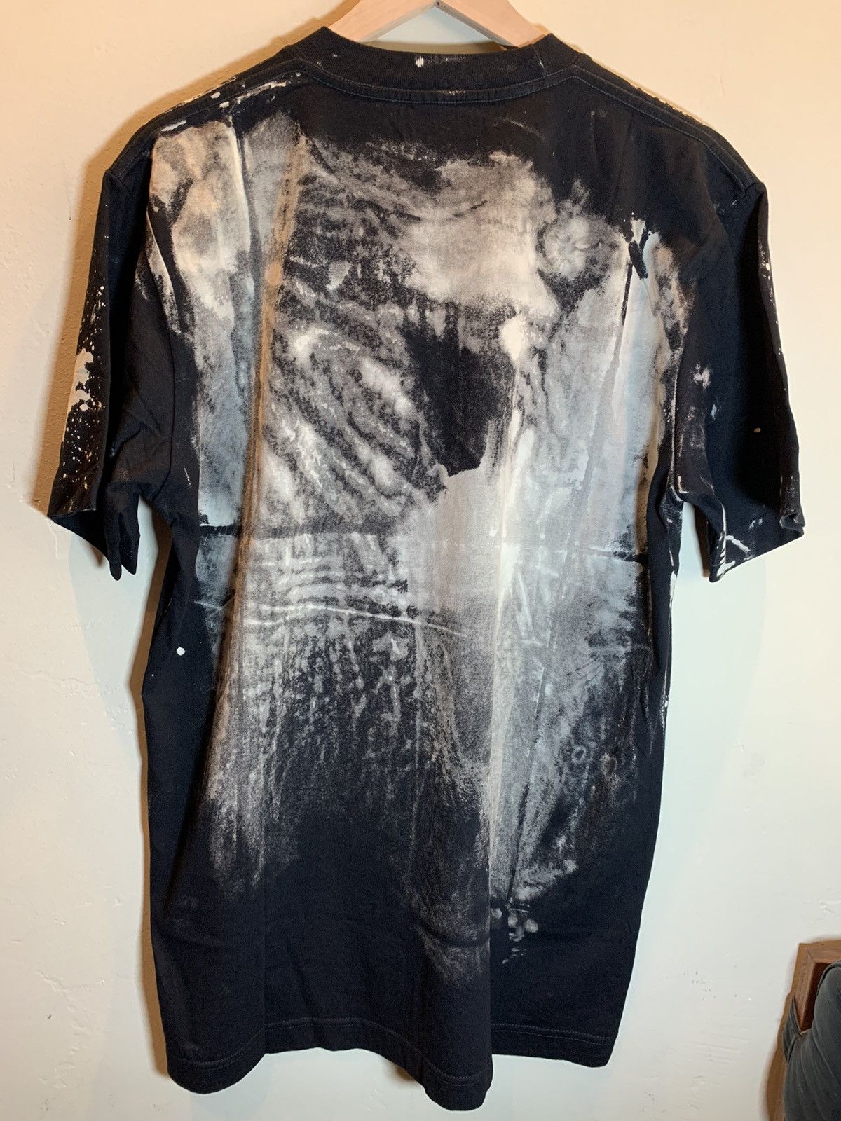 Band Tees × Rap Tees *RARE* Mick Jenkins Drink More Water AOP Rap Tee Art T-Shirt Size US XL / EU 56 / 4 - 2 Thumbnail