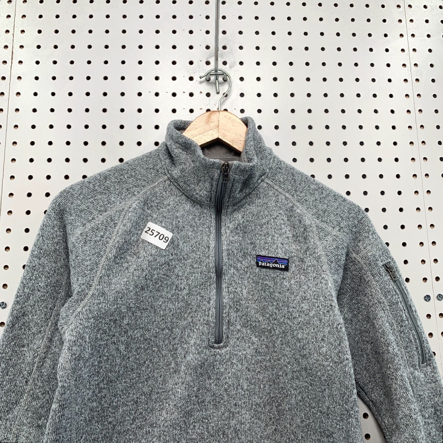 Patagonia Patagonia Better Sweater Gray Womens Small Zipper Pockets Fleece 17x23.5 Size S / US 4 / IT 40 - 2 Thumbnail
