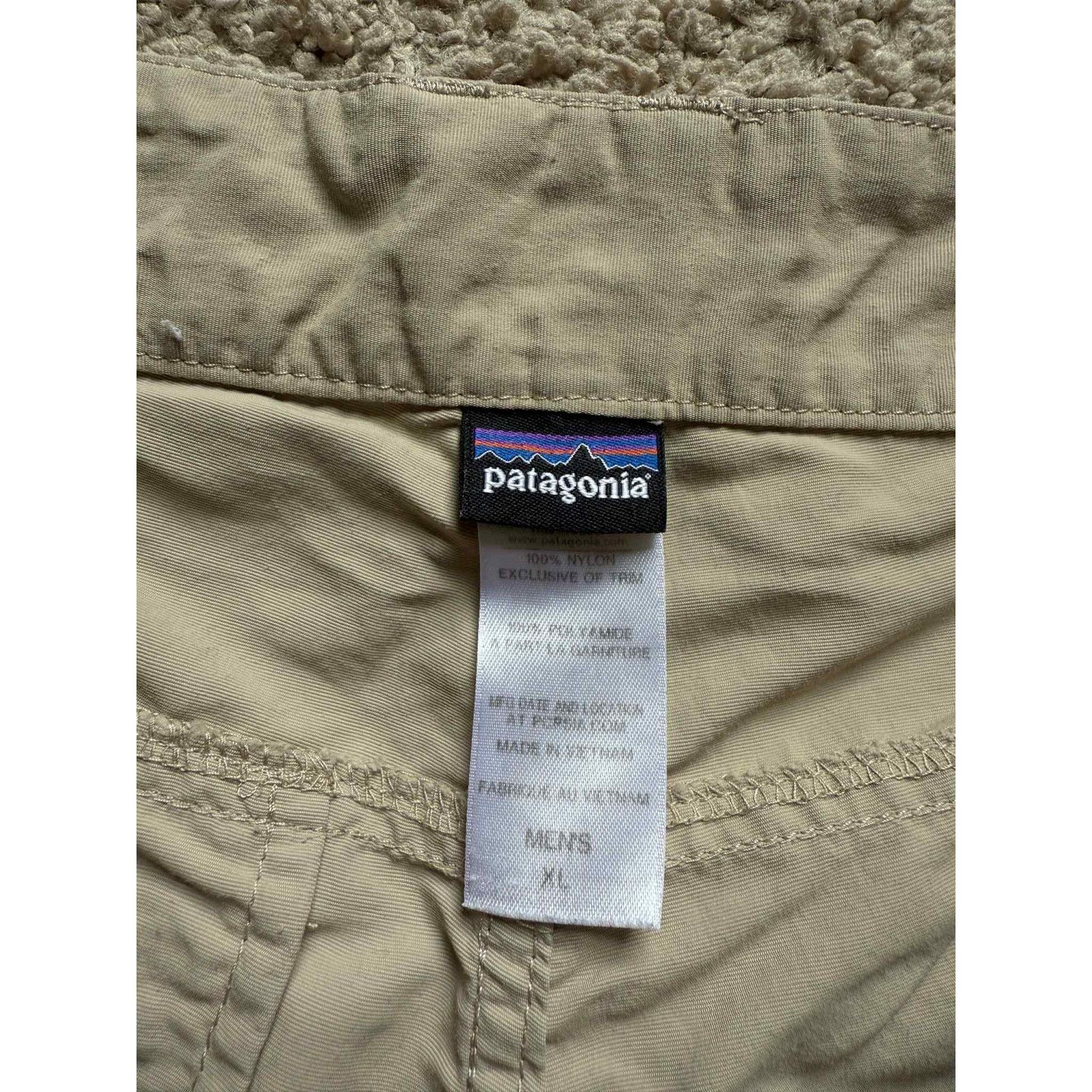 Patagonia Patagonia Khaki Cargo Shorts Zipper Pockets Tan Men’s XL Size US 38 / EU 54 - 2 Thumbnail