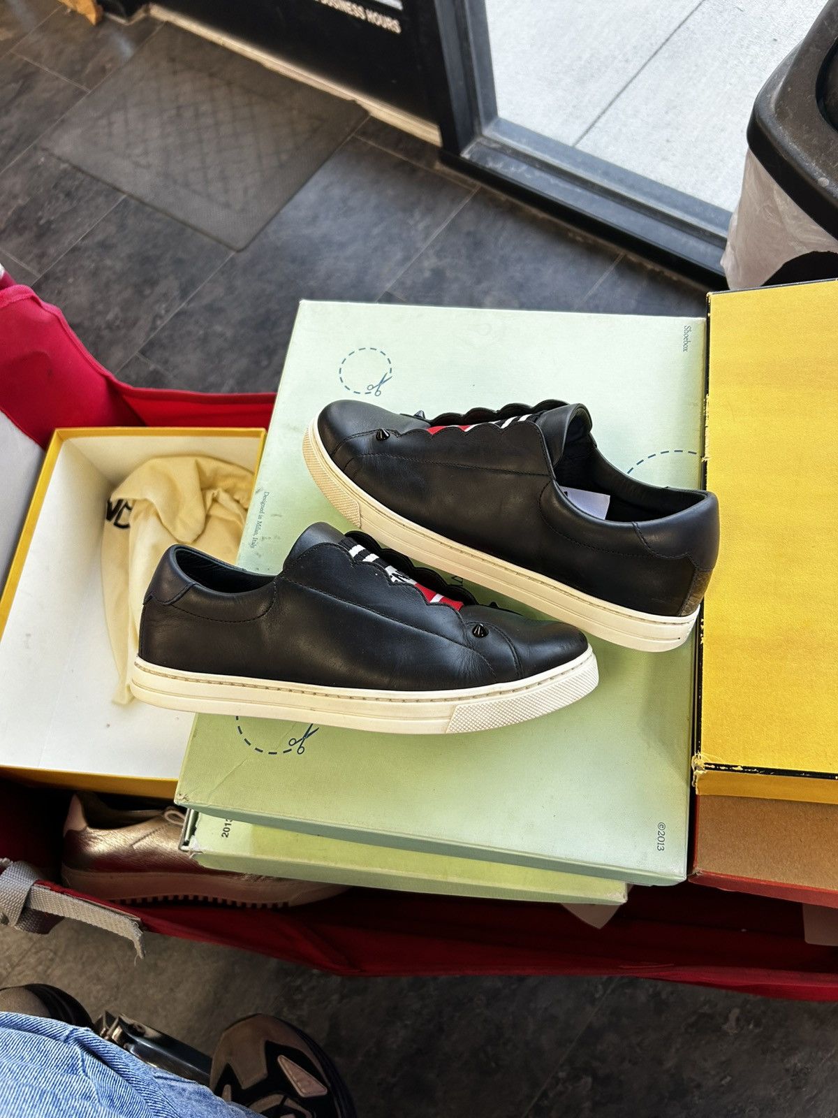 Fendi Fendi low top sneaker Size US 6 / IT 36 - 2 Thumbnail