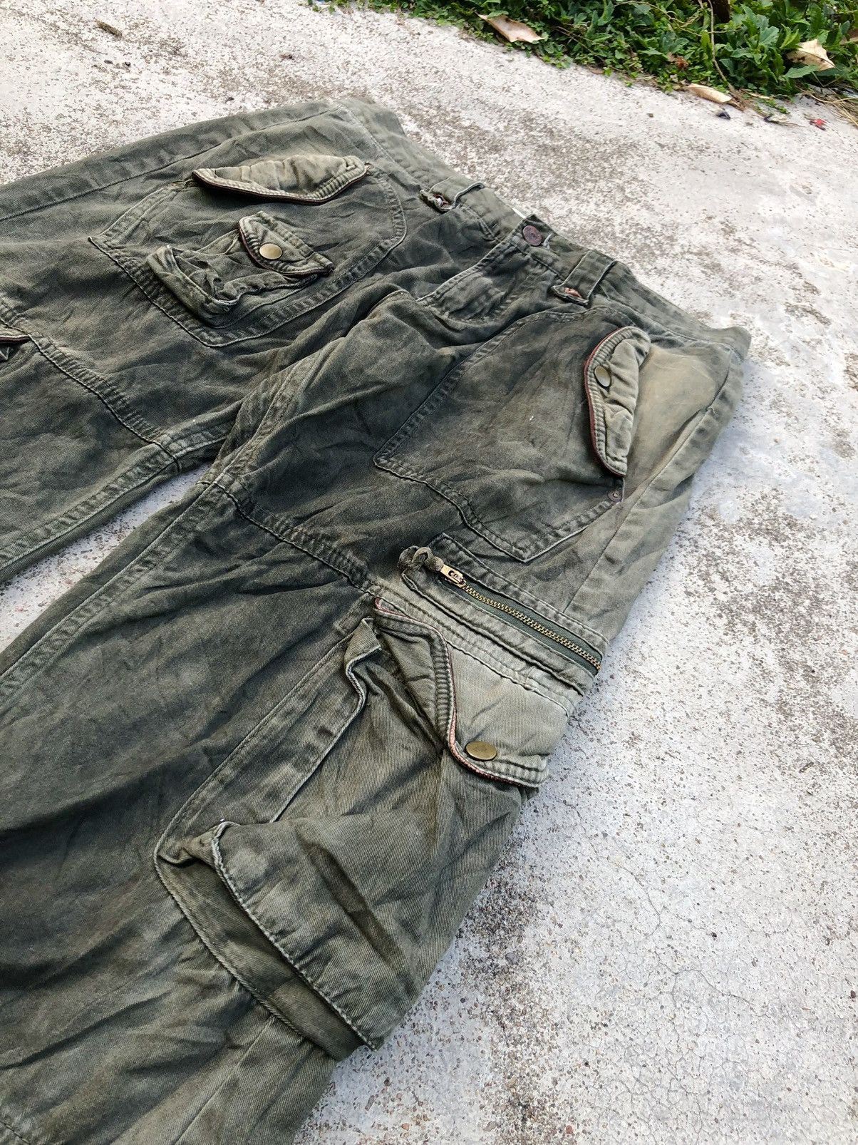 Japanese Brand WIDE LEG⚡️⚡️MULTIPOCKET SUN FADED GREEN PANT BY BOND&PEACE Size US 30 / EU 46 - 4 Thumbnail